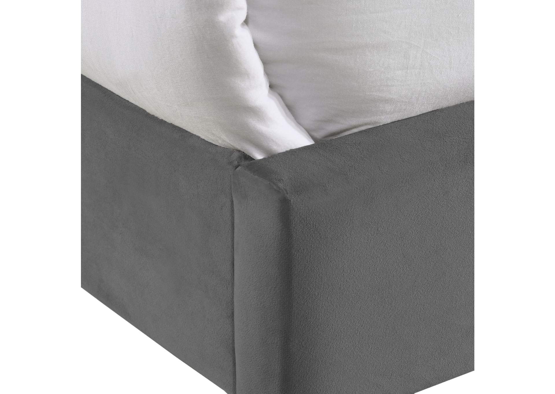 Coyote King Bed With Carroll Grey With Two End Table 3A,Elements