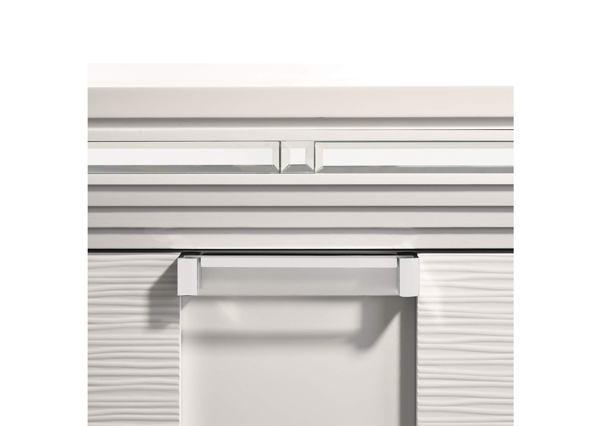 Twenty Nine Chest White,Elements