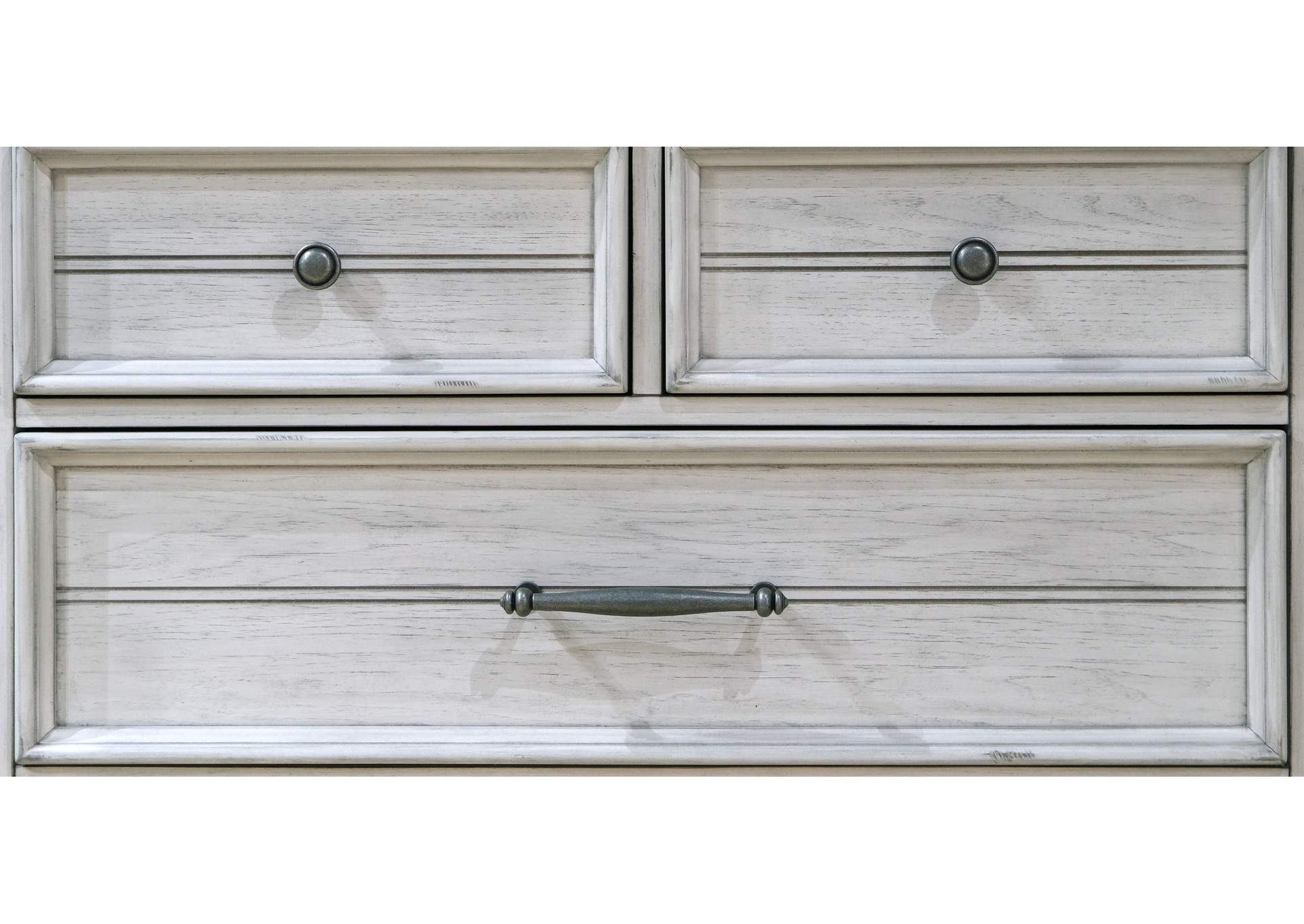 New Haven Drawer Chest,Emerald Home Furnishings