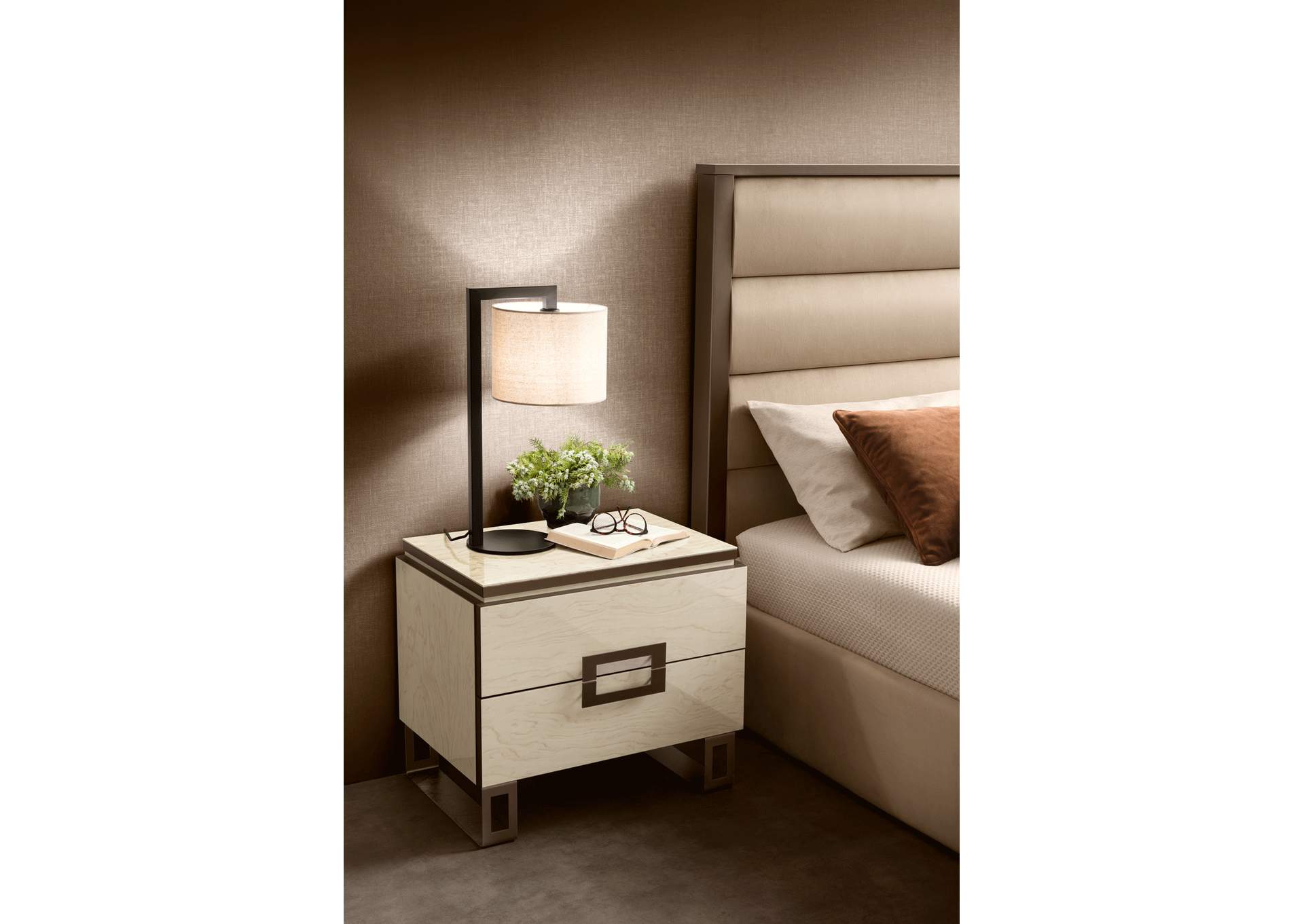 Poesia Bedroom with Light SET,ESF Wholesale Furniture