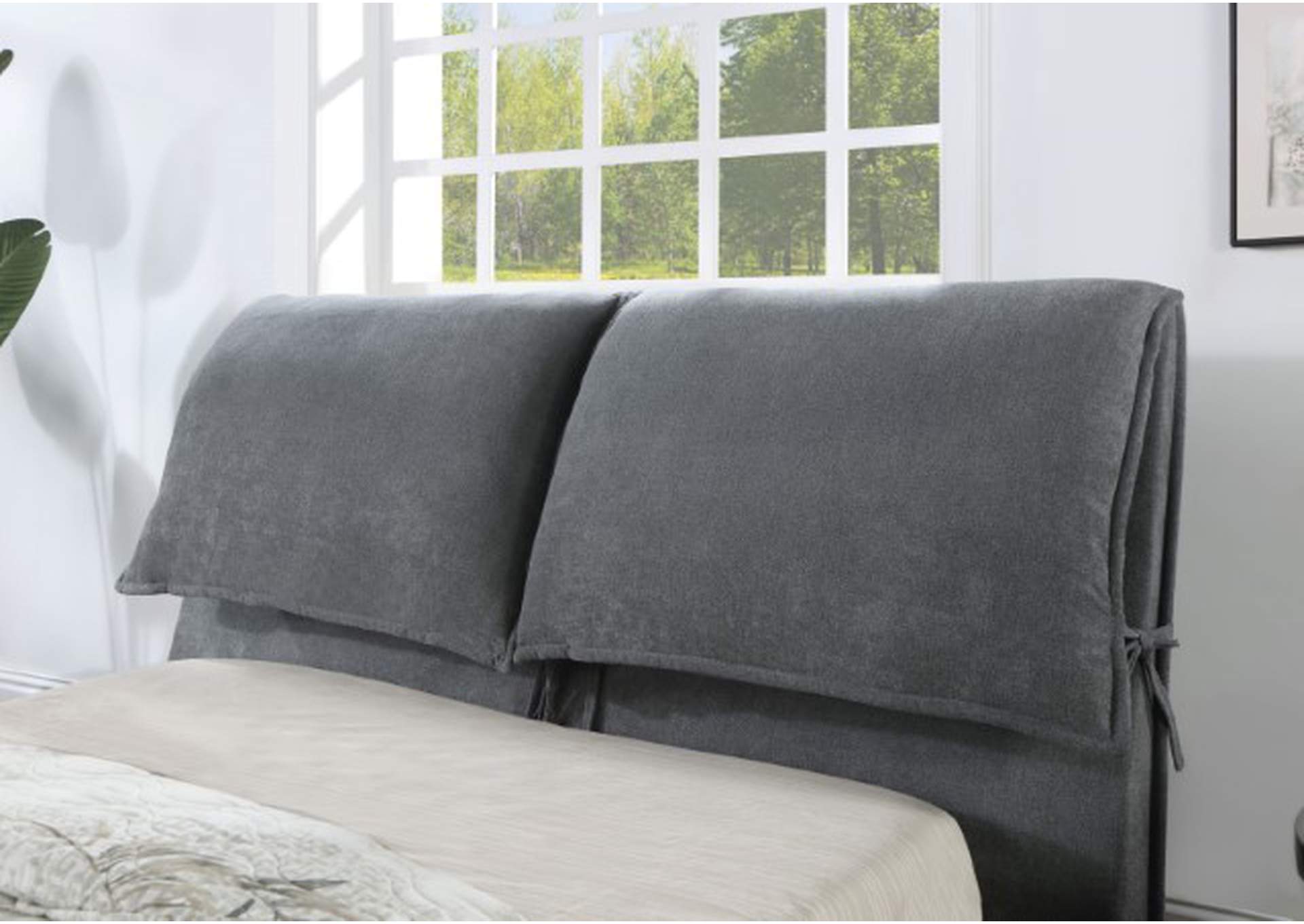 Pillsbury E.King Bed,Furniture of America
