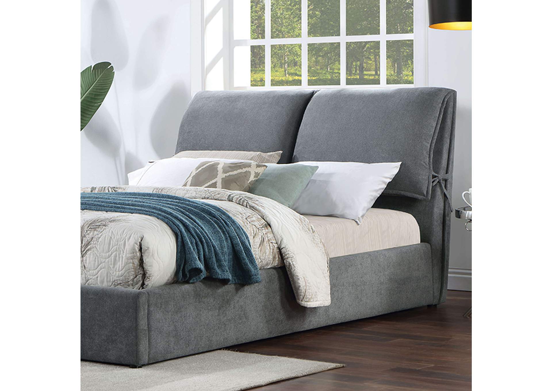 Pillsbury E.King Bed,Furniture of America