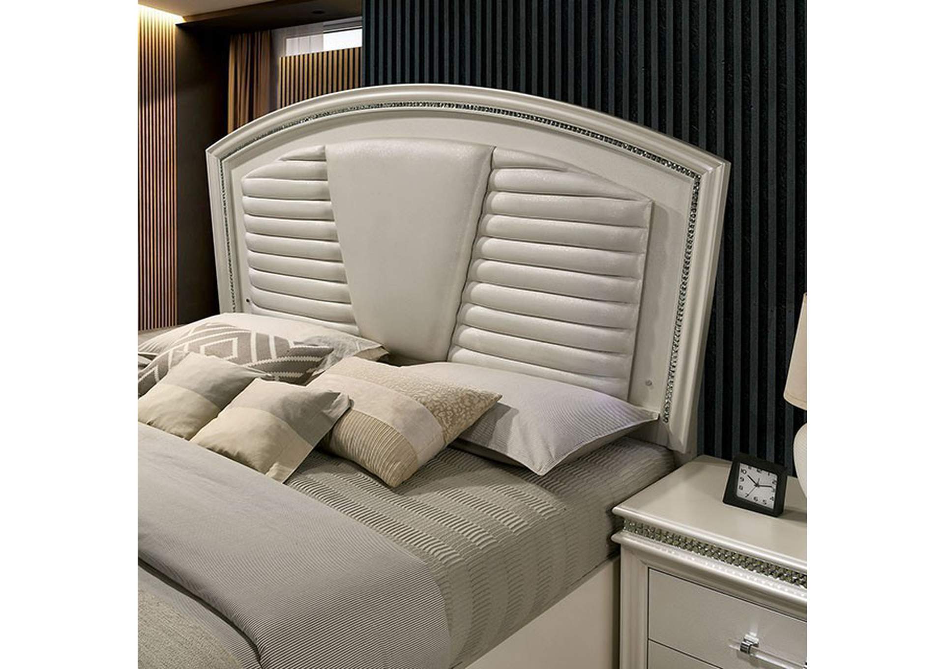 Maddie Cal.King Bed,Furniture of America