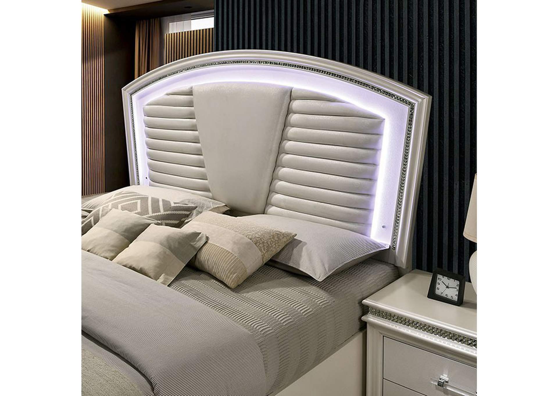 Maddie Cal.King Bed,Furniture of America