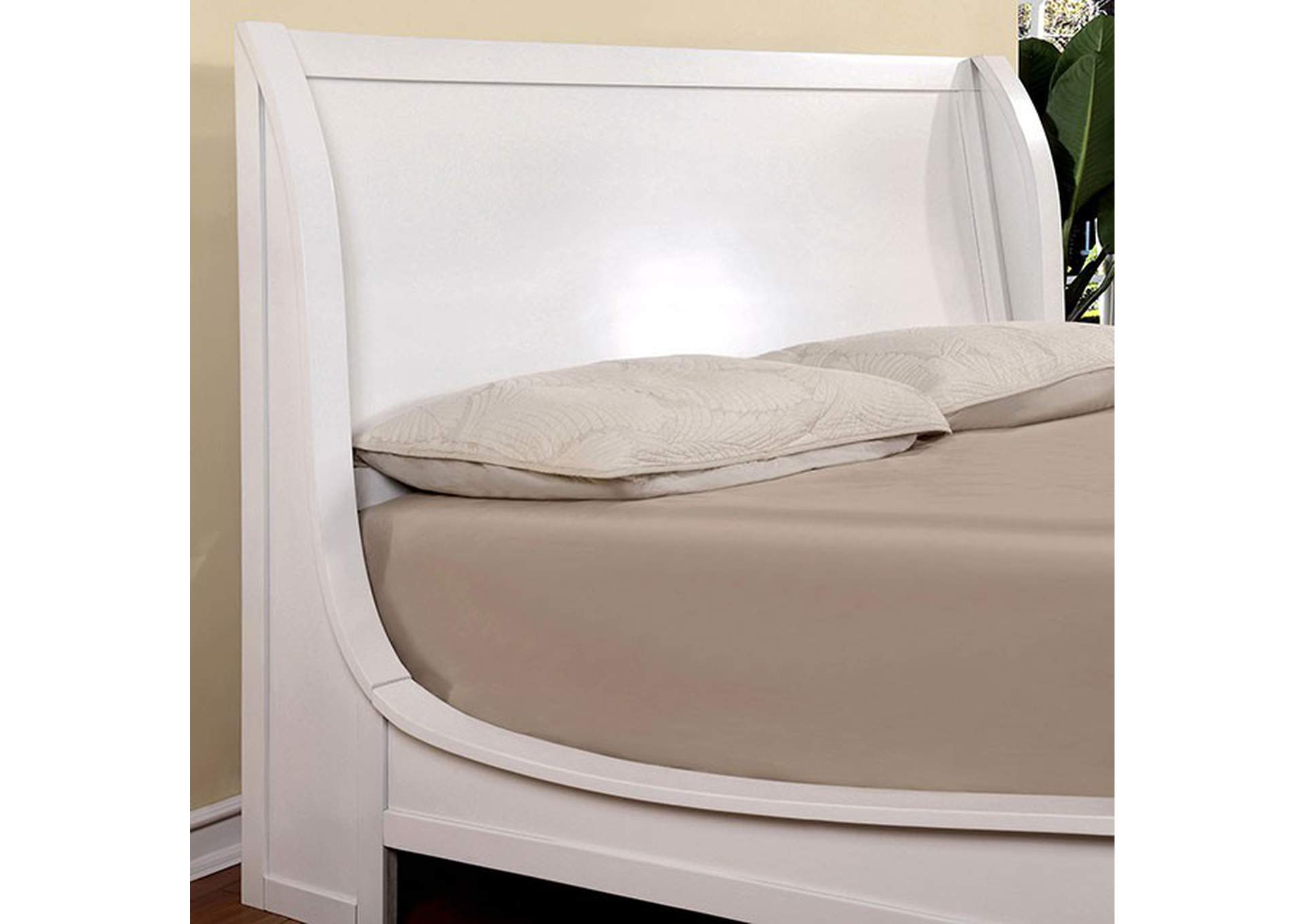 Delphie California King Bed,Furniture of America