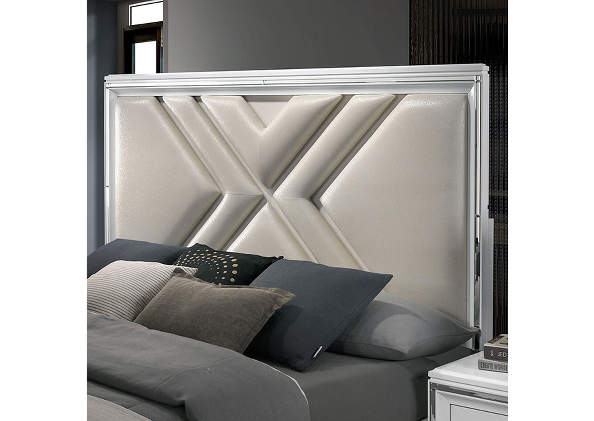 Emmeline Cal.King Bed,Furniture of America