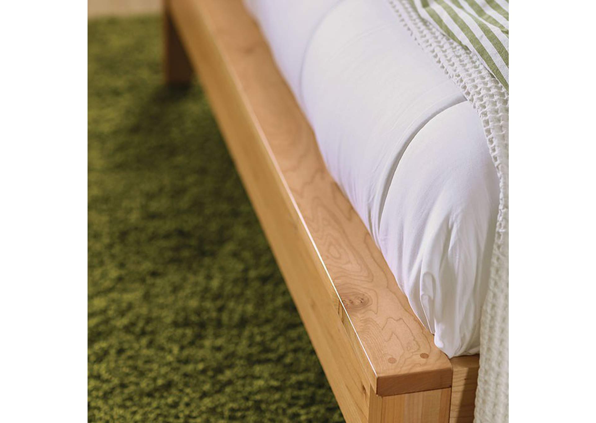 Willamette E.King Bed,Furniture of America