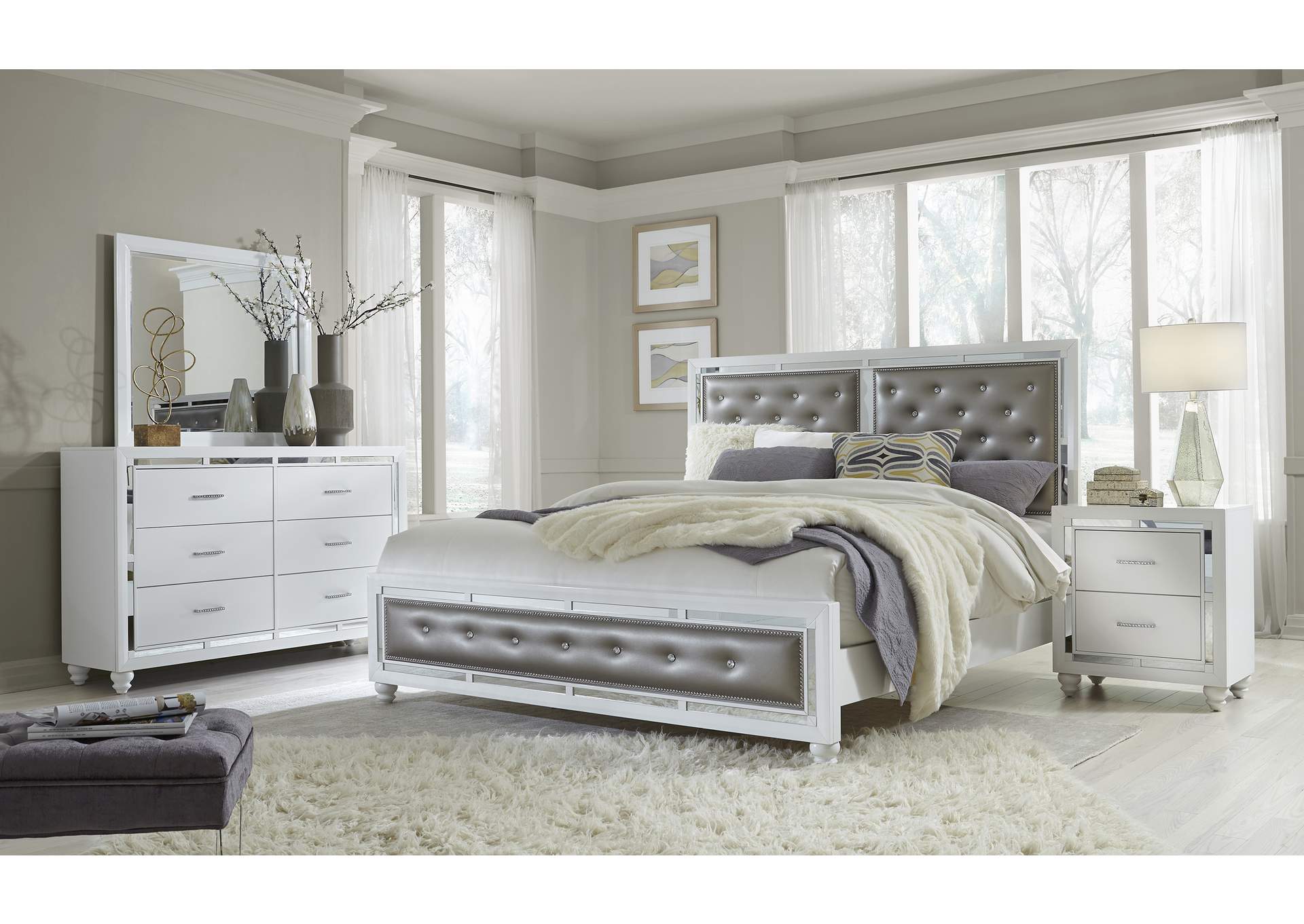 White Mackenzie Queen Bed,Global Furniture USA