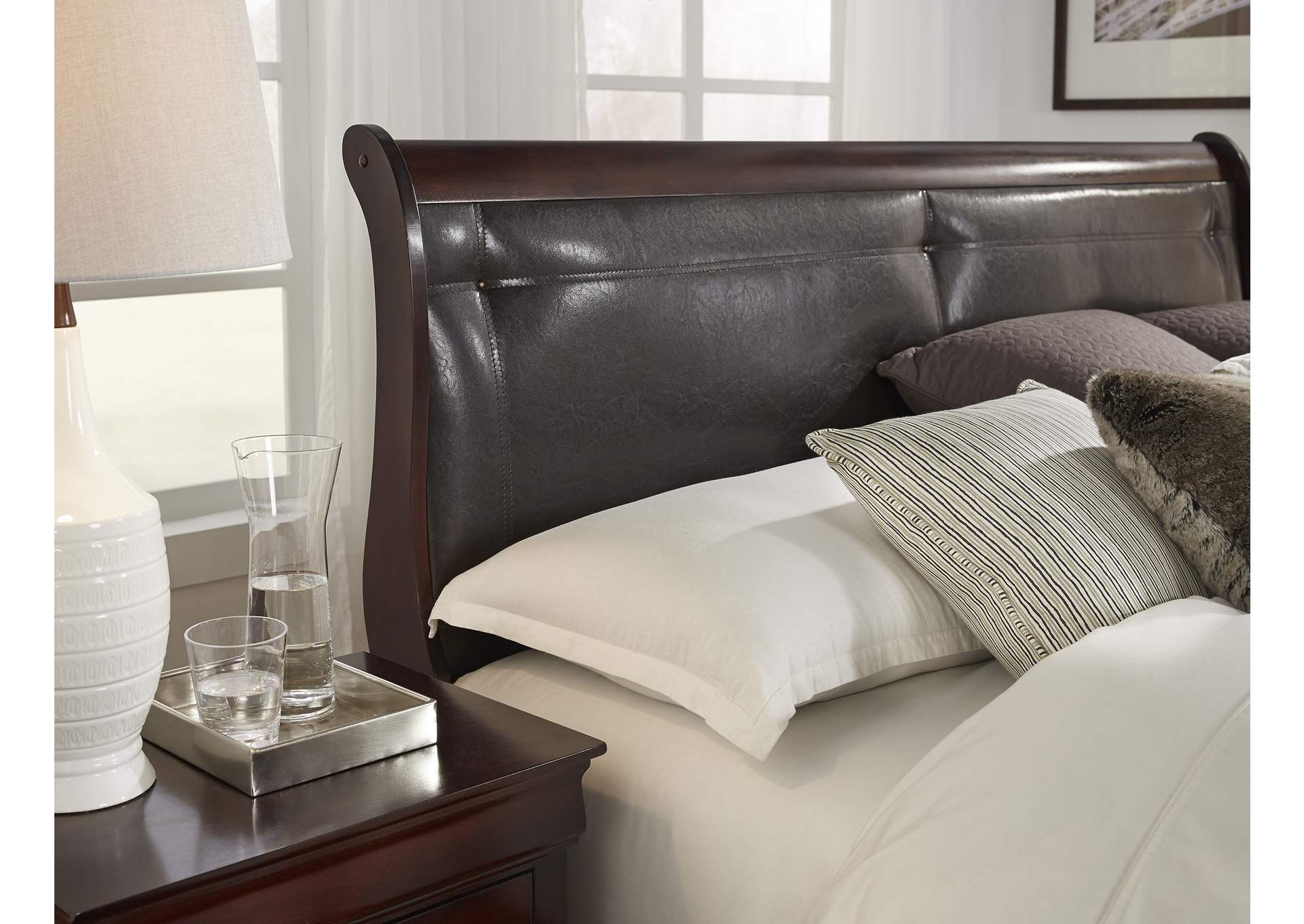 Merlot Marley Full Bed,Global Furniture USA