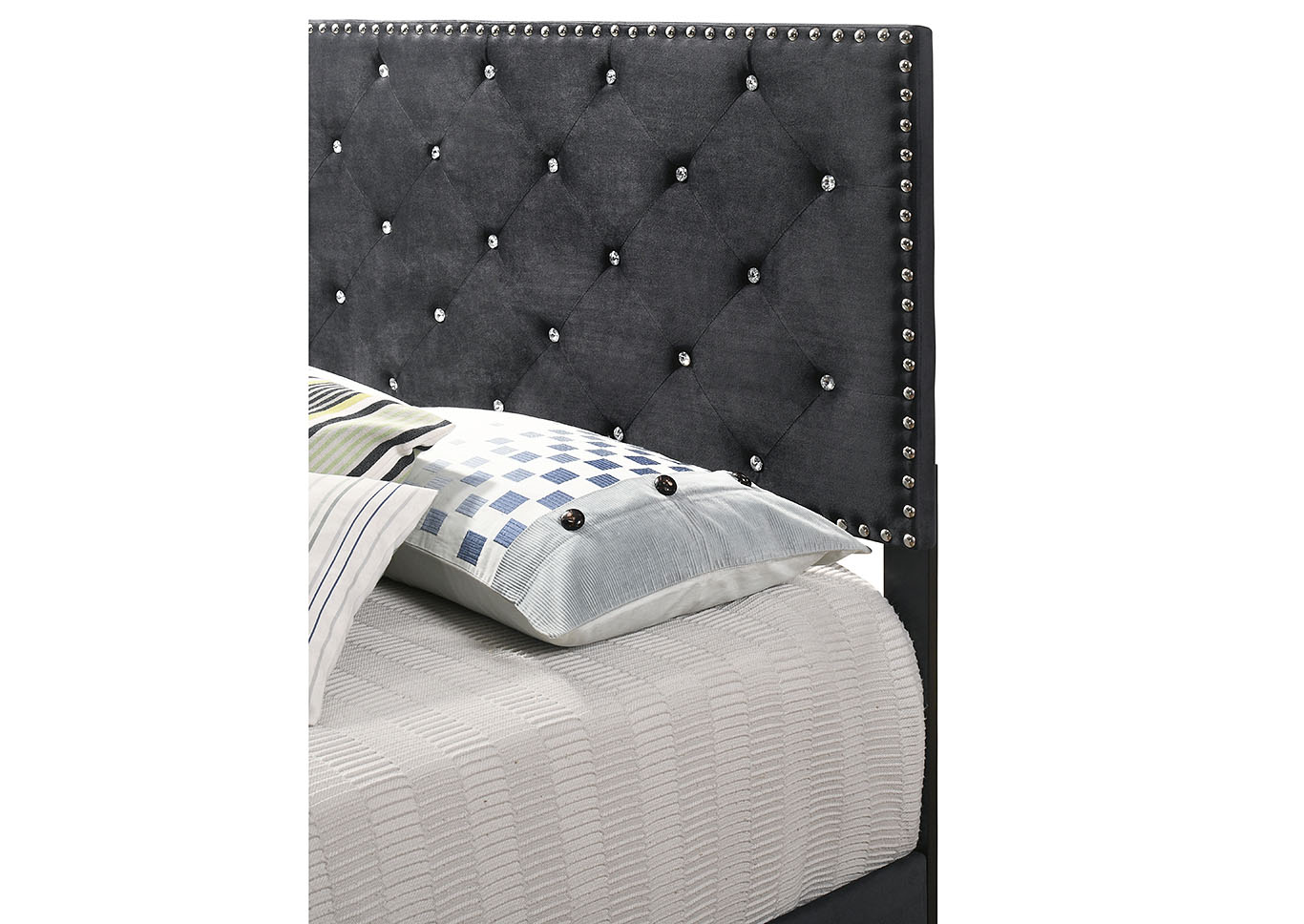 Suffolk Black Queen Bed,Glory Furniture