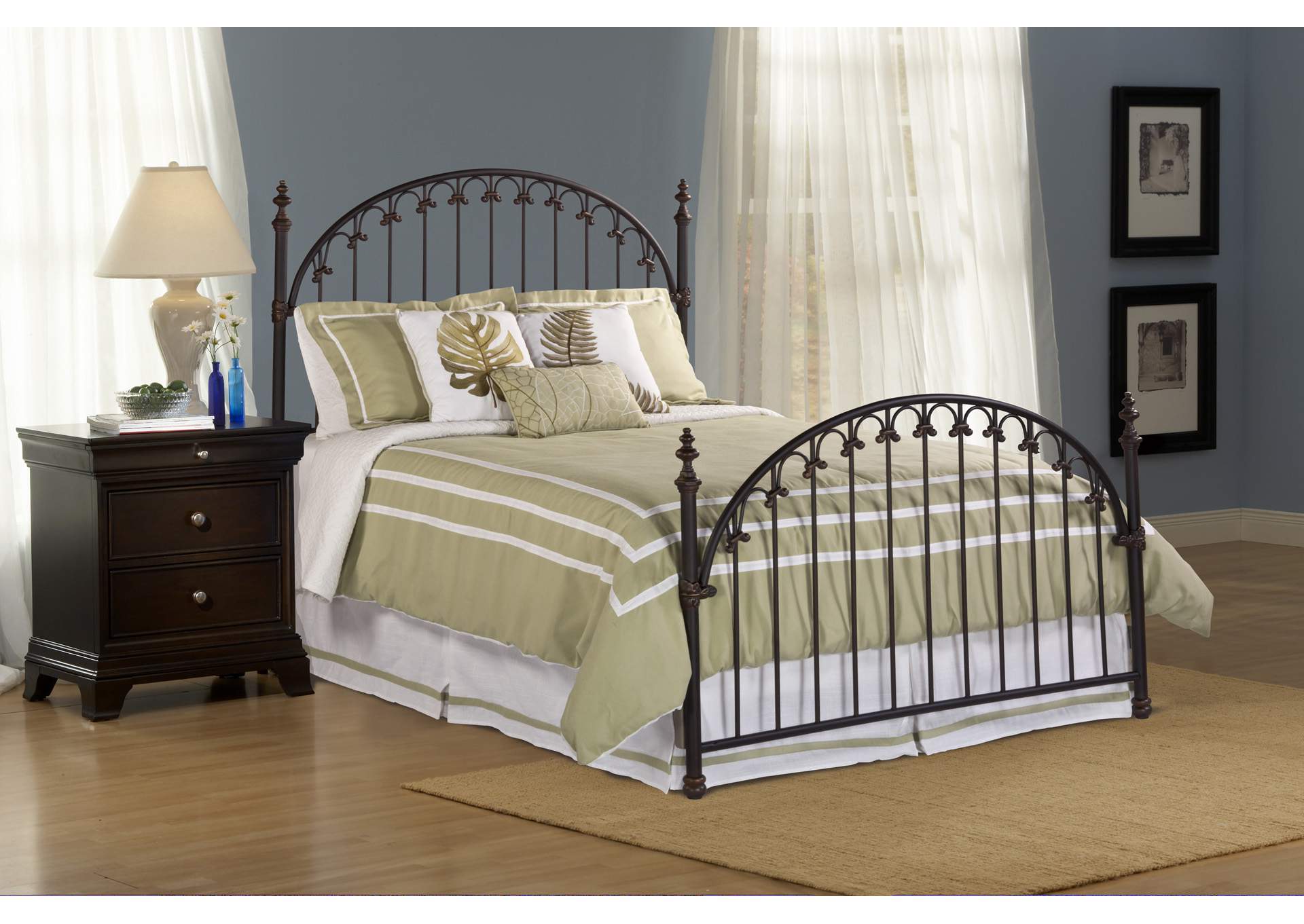 Kirkwell Queen Bed w/Rails,Hillsdale