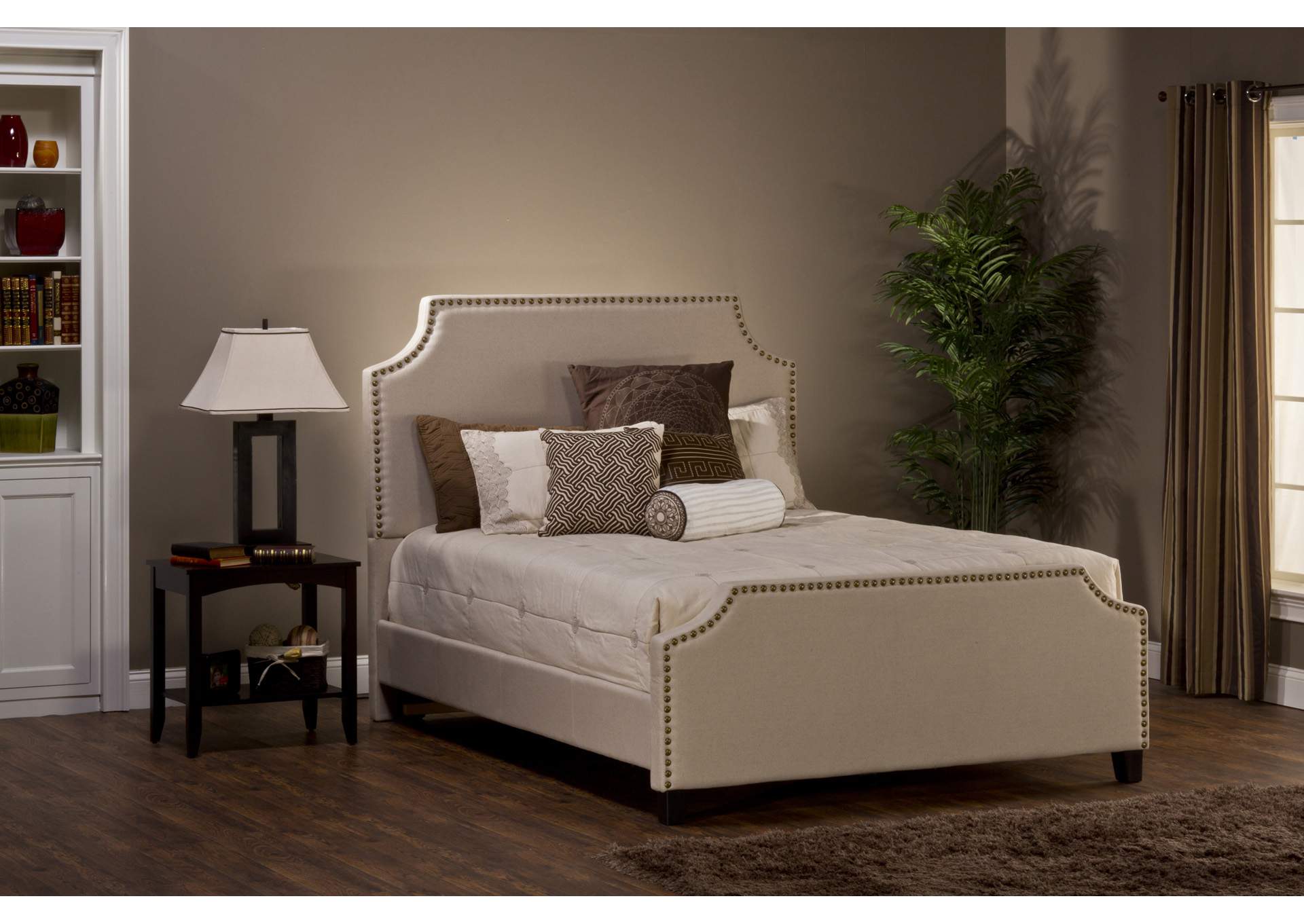 Dekland King Bed w/Rails,Hillsdale
