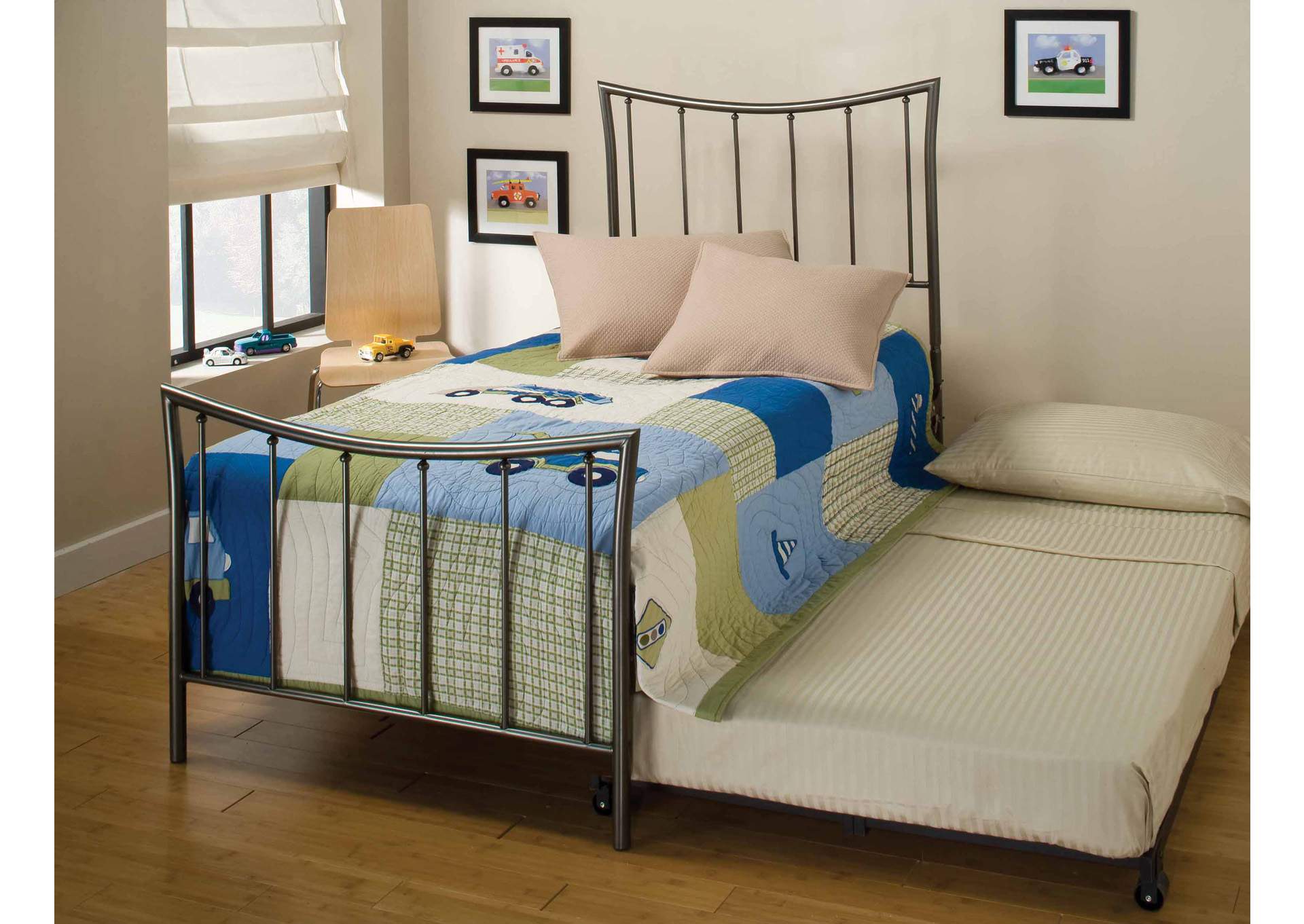 Edgewood Twin Bed w/Suspension Deck & Trundle,Hillsdale