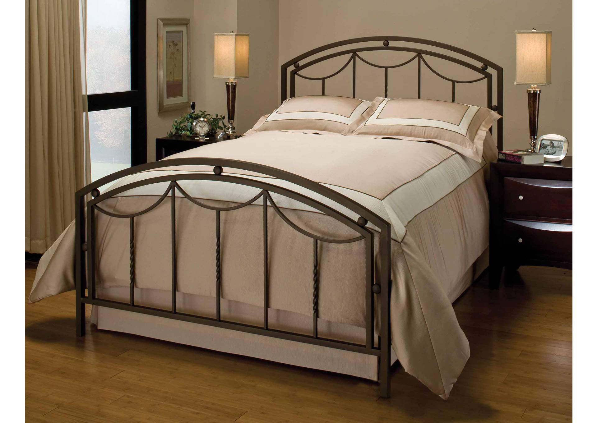 Arlington Full Bed w/Rails,Hillsdale
