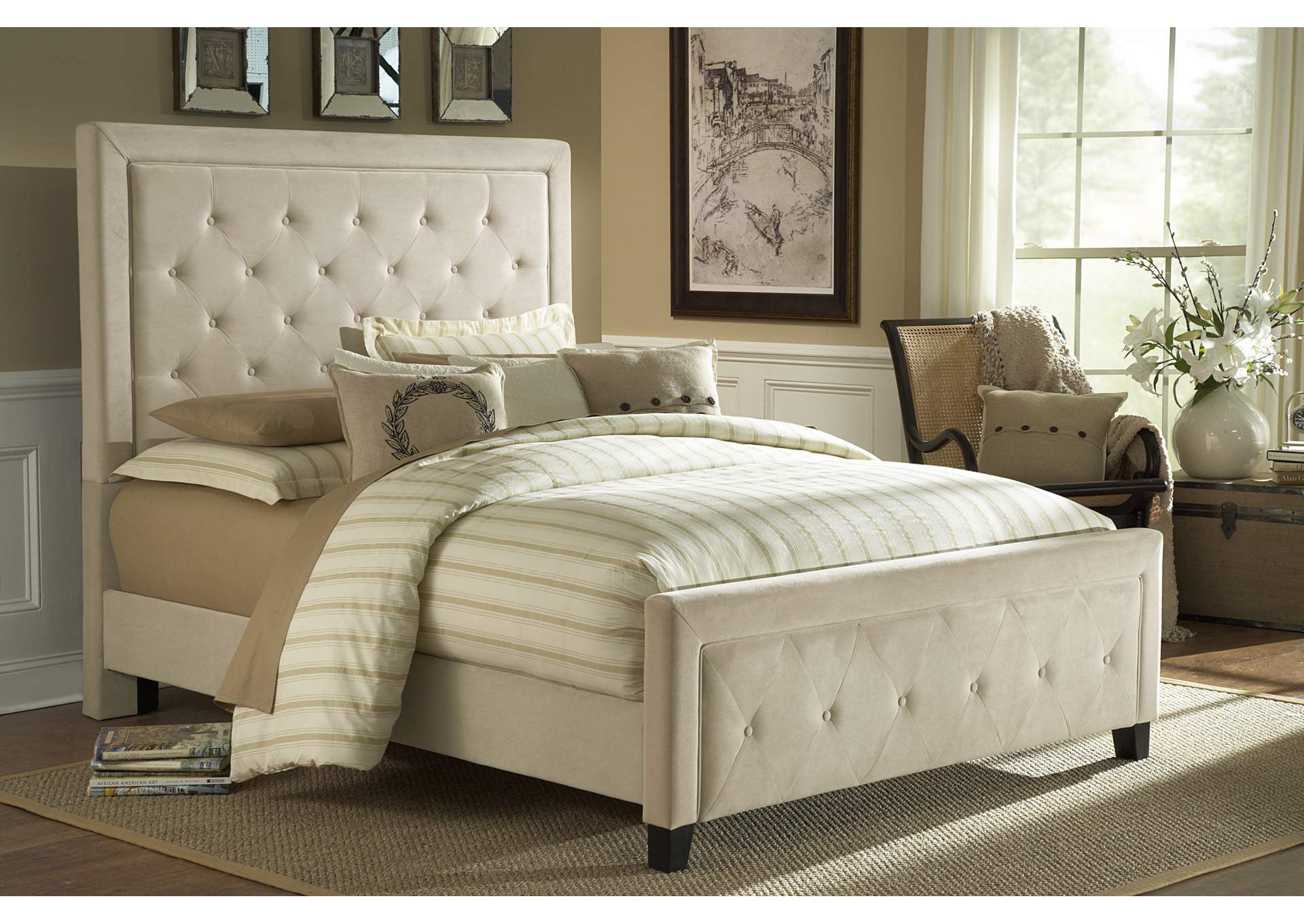 Kaylie Queen Bed w/Rails,Hillsdale