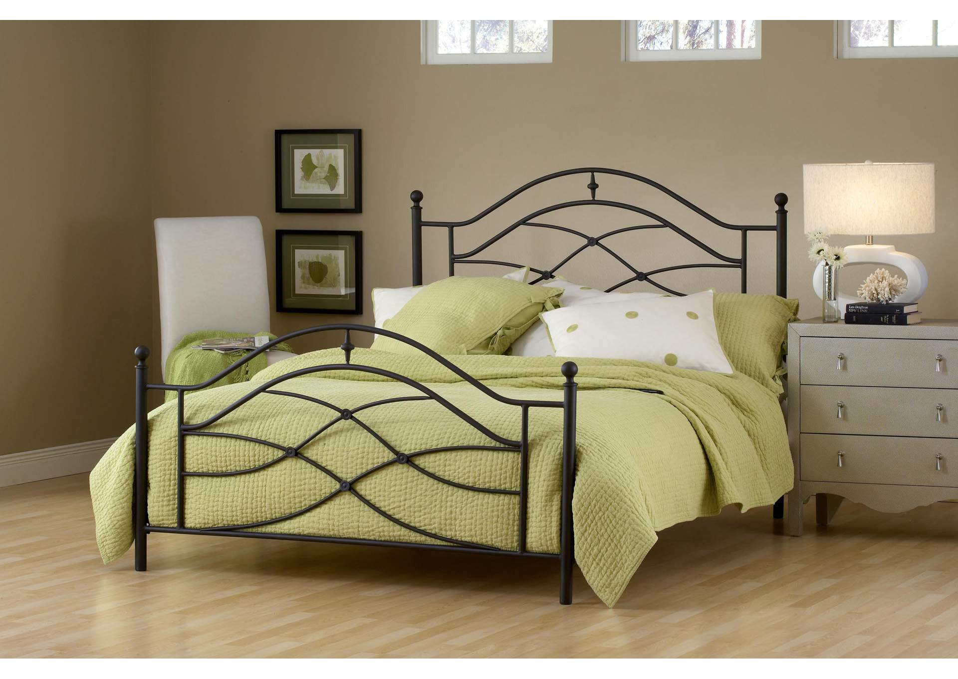Cole King Bed w/Rails,Hillsdale