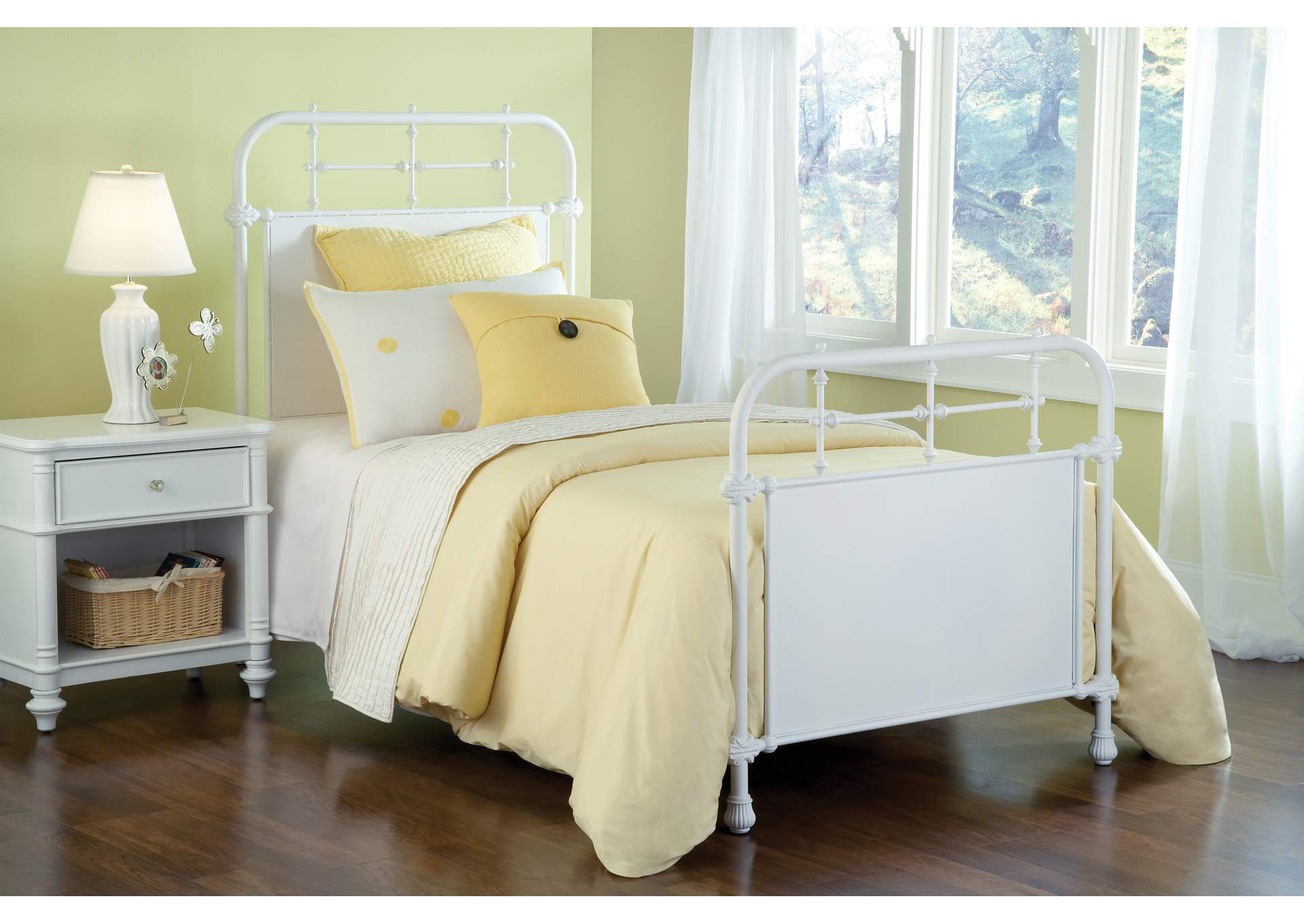 Kensington Twin Bed w/Rails,Hillsdale