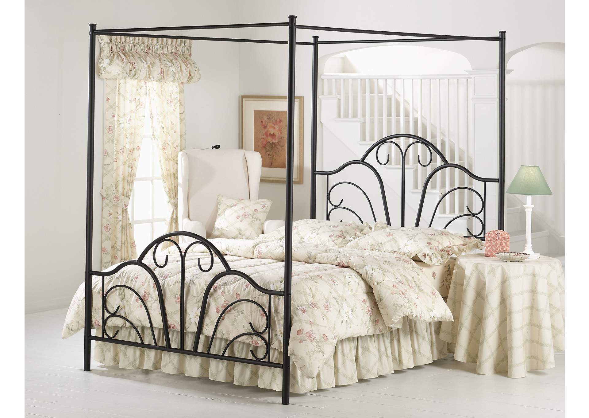 Dover Queen Bed w/Rails,Hillsdale