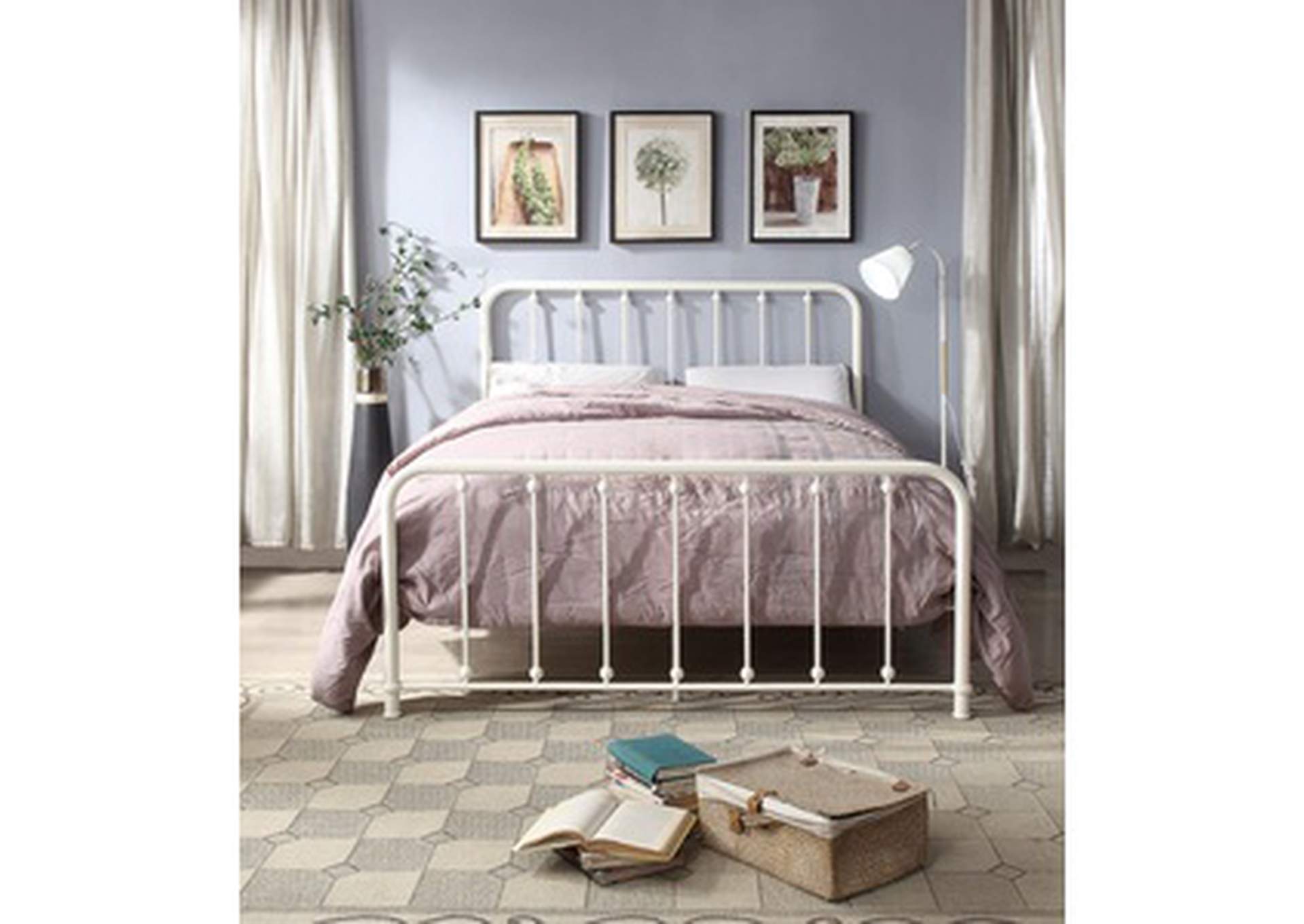 White Queen Spindle Metal Bed, White, 3A,Homelegance