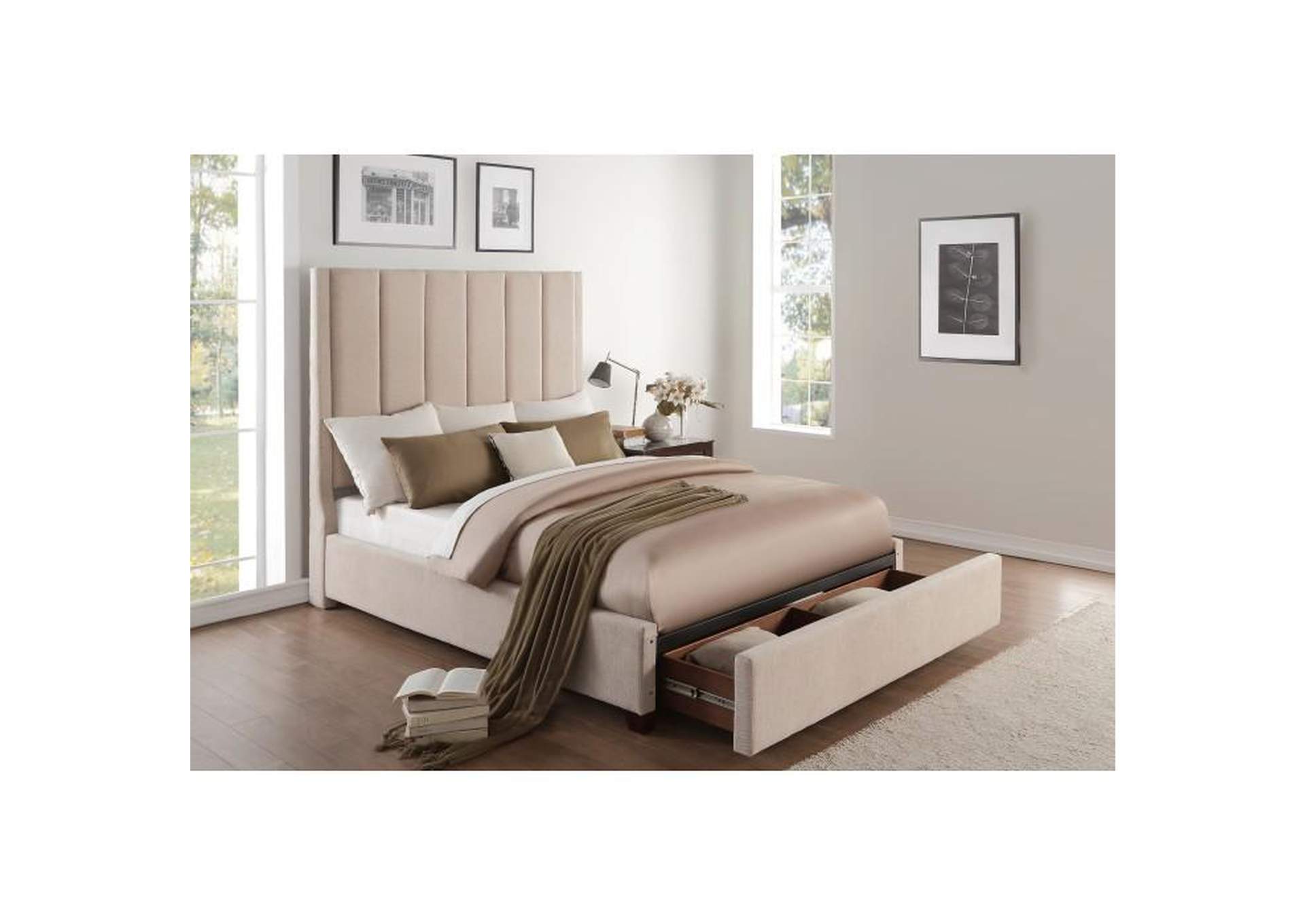 Neunan Eastern King Platform Bed With Storage Footboard,Homelegance