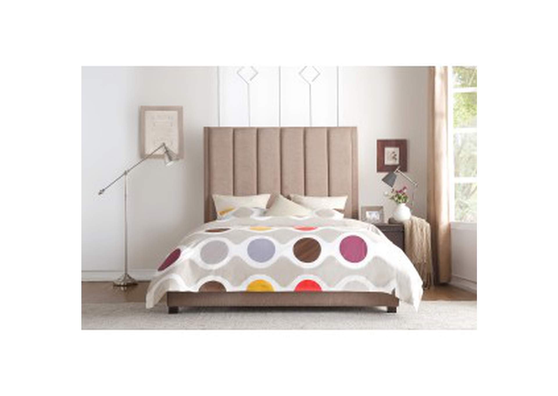 Neunan Queen Platform Bed,Homelegance
