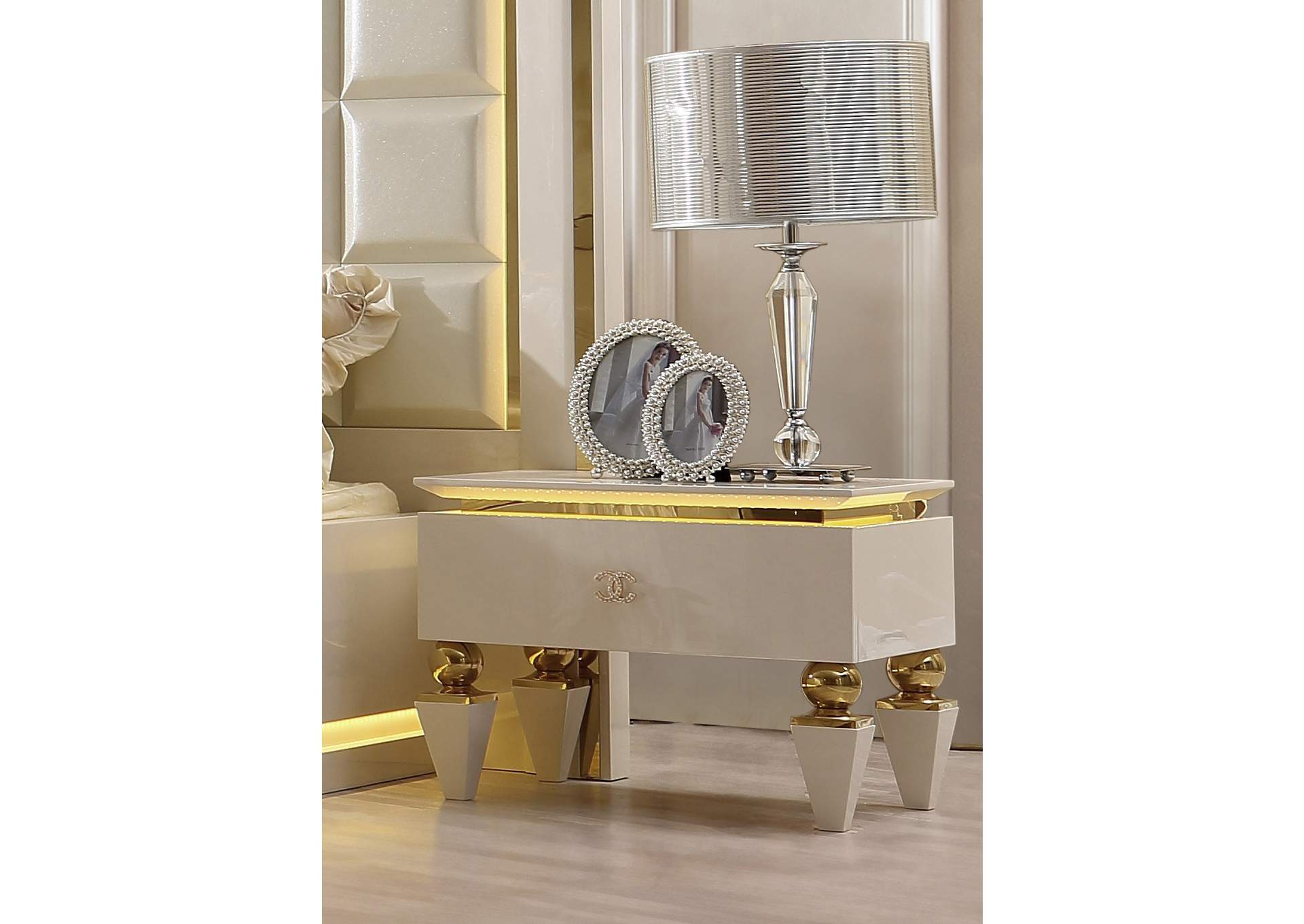 HD-9935 - 5Pc Bedroom Set<Br> <Font Color="Red">(Special Order)</Font>,Homey Design