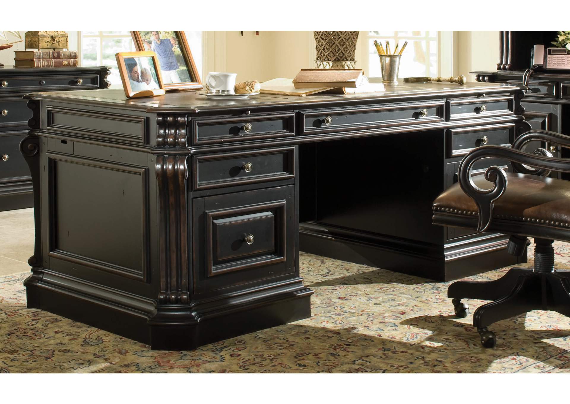 Telluride 76'' Executive Desk W - Wood Panels,Hooker Furniture