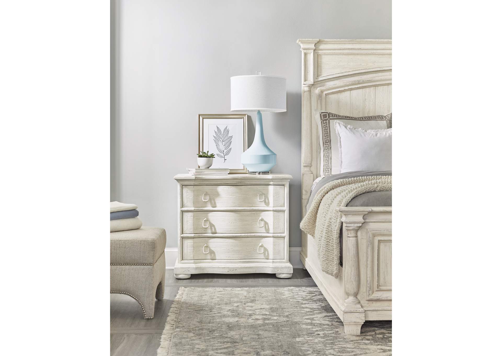 Traditions Three - Drawer Nightstand,Hooker Furniture