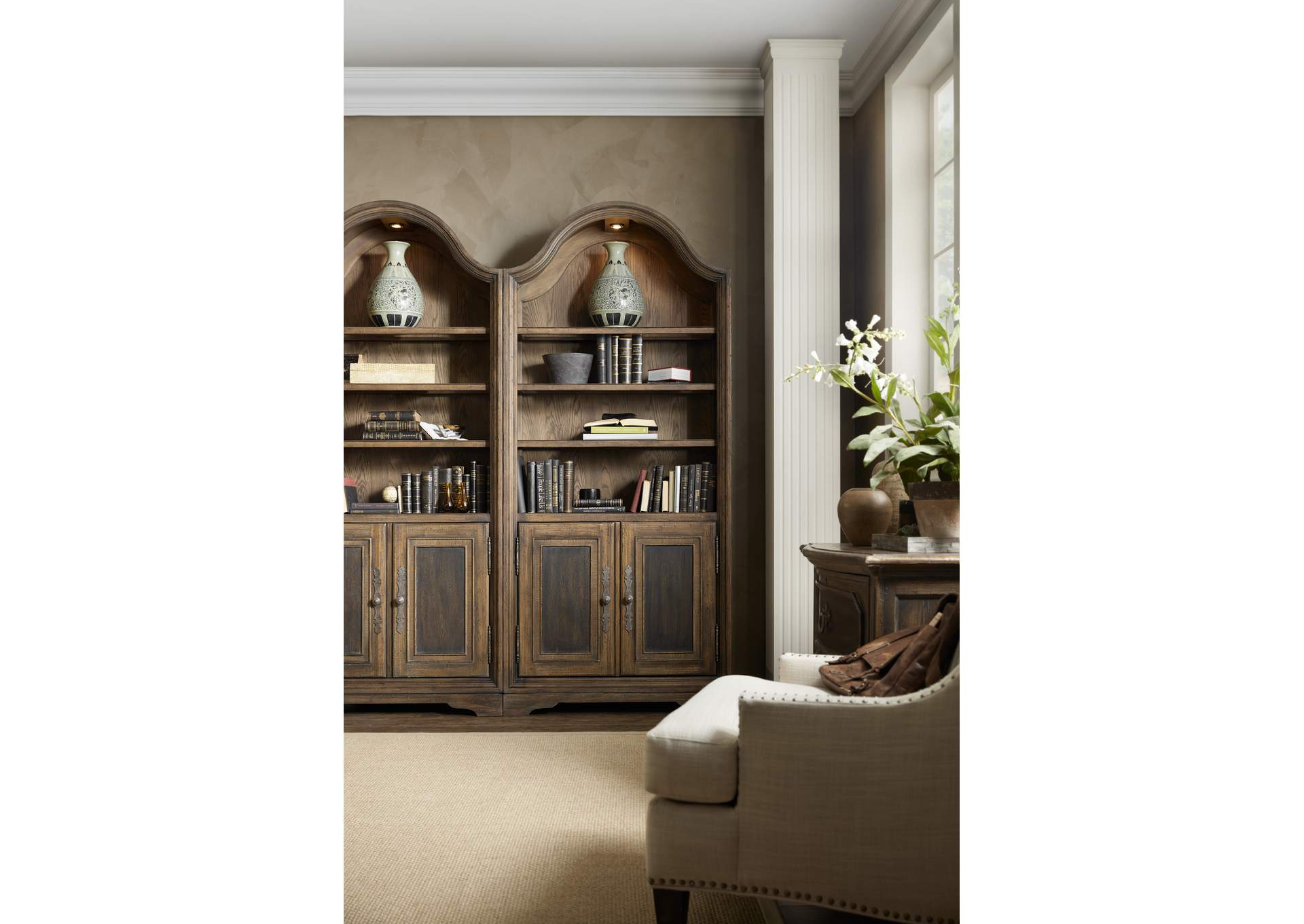 Pleasanton Bunching Bookcase,Hooker Furniture