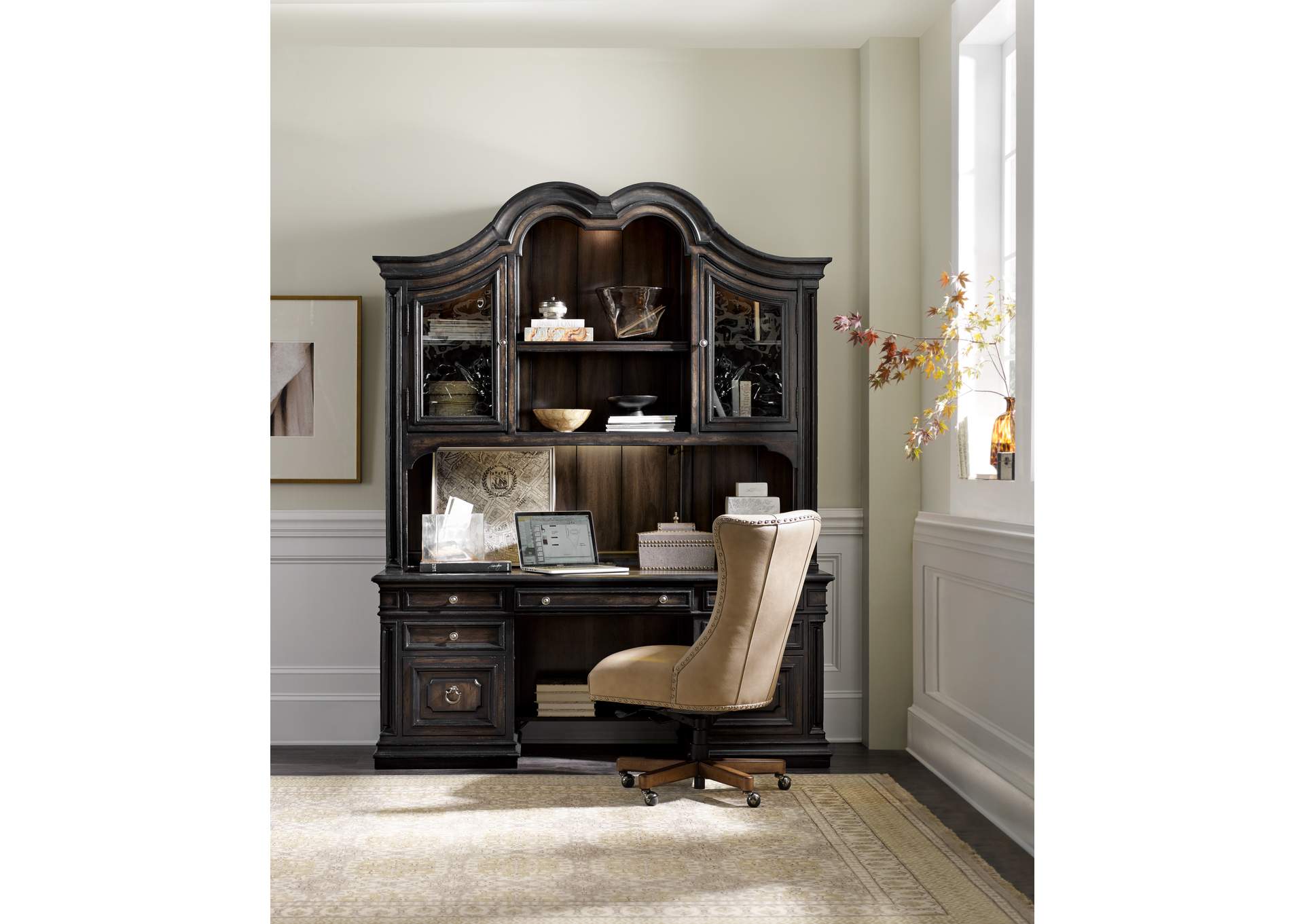 Lynn Executive Swivel Tilt Chair,Hooker Furniture