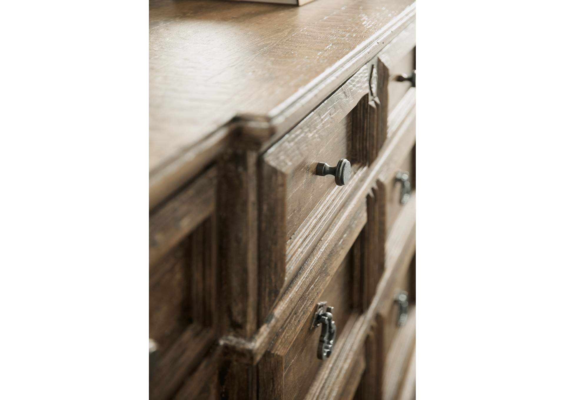 La Grange Rolling Hill Nine - Drawer Dresser,Hooker Furniture