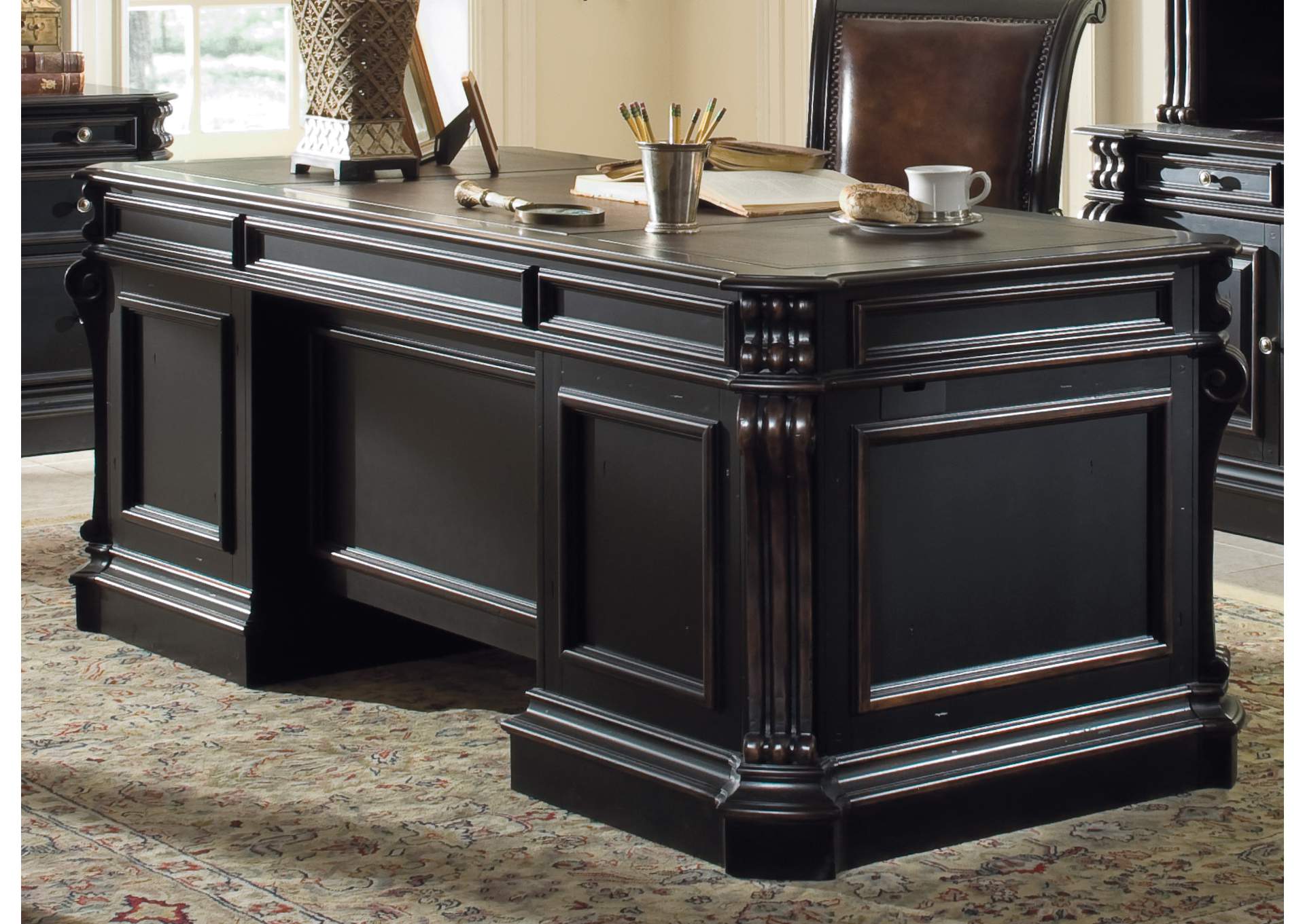Telluride 76'' Executive Desk W - Wood Panels,Hooker Furniture