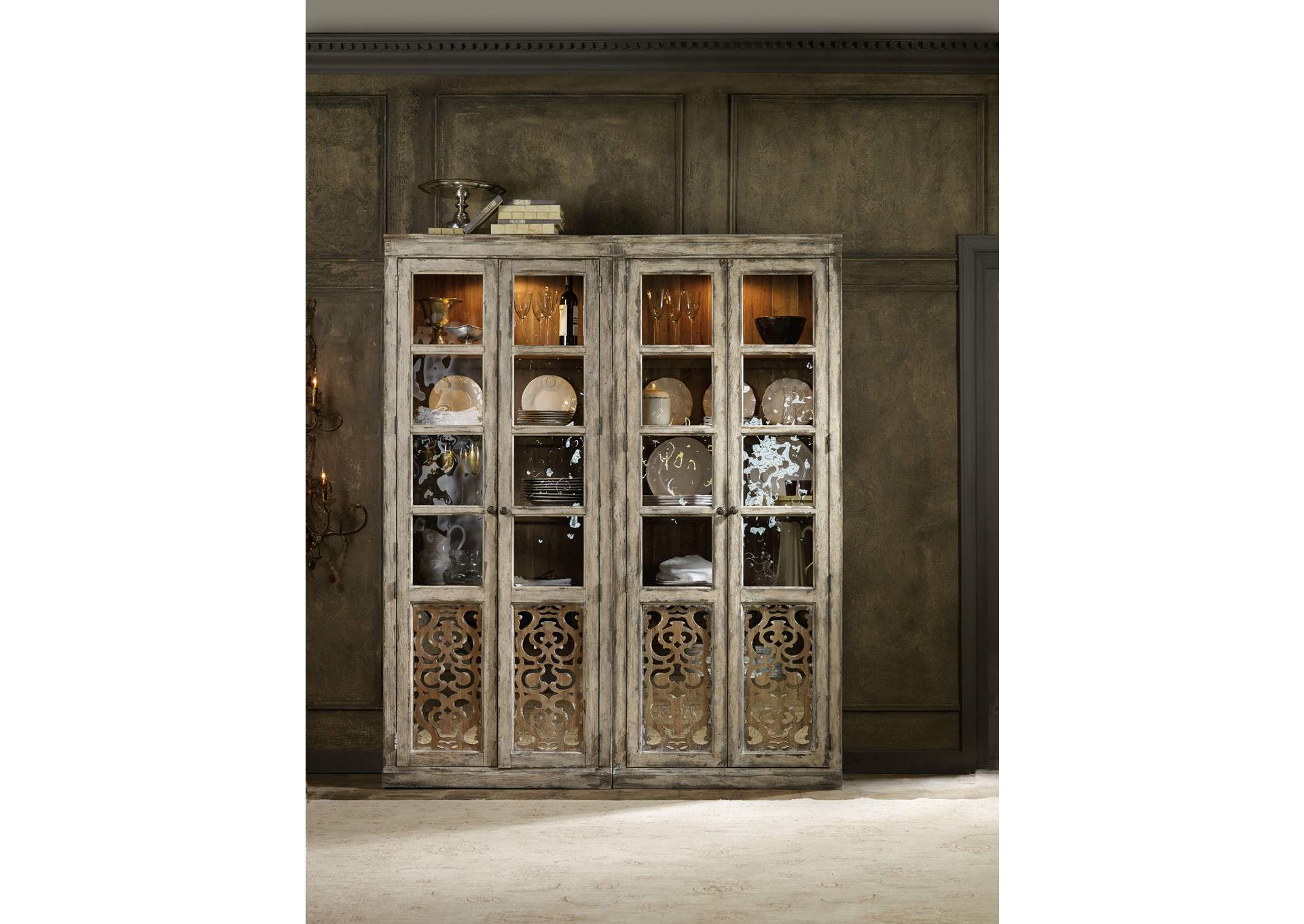 Chatelet Bunching Curio,Hooker Furniture