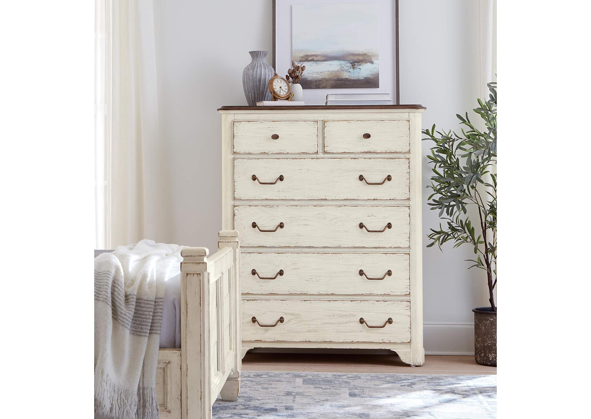 Americana Six - Drawer Chest,Hooker Furniture