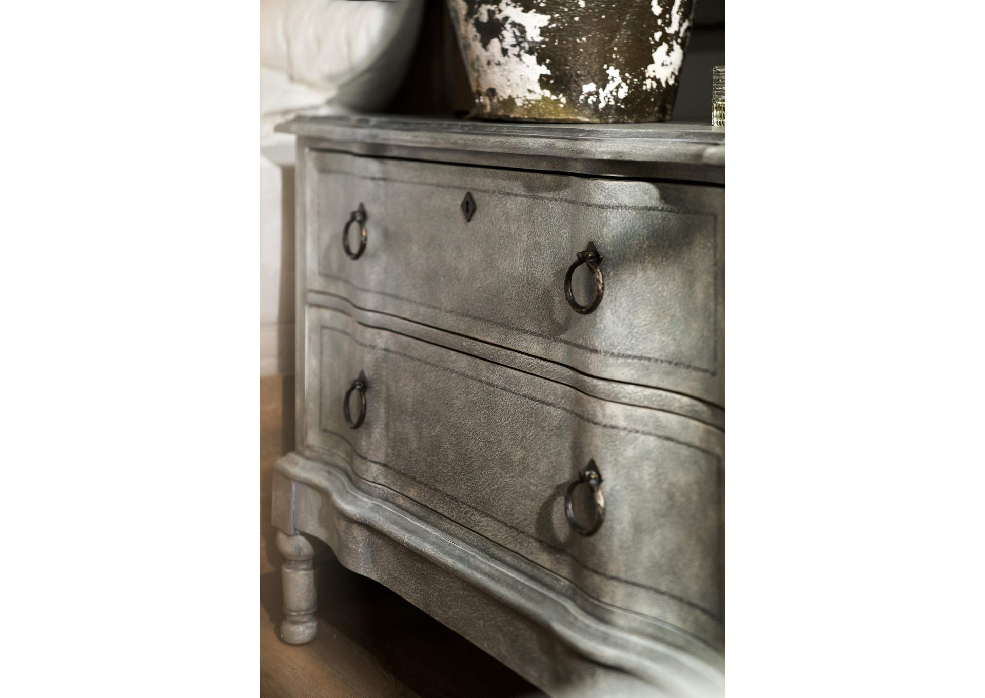 Boheme Verbena Bachelors Chest,Hooker Furniture