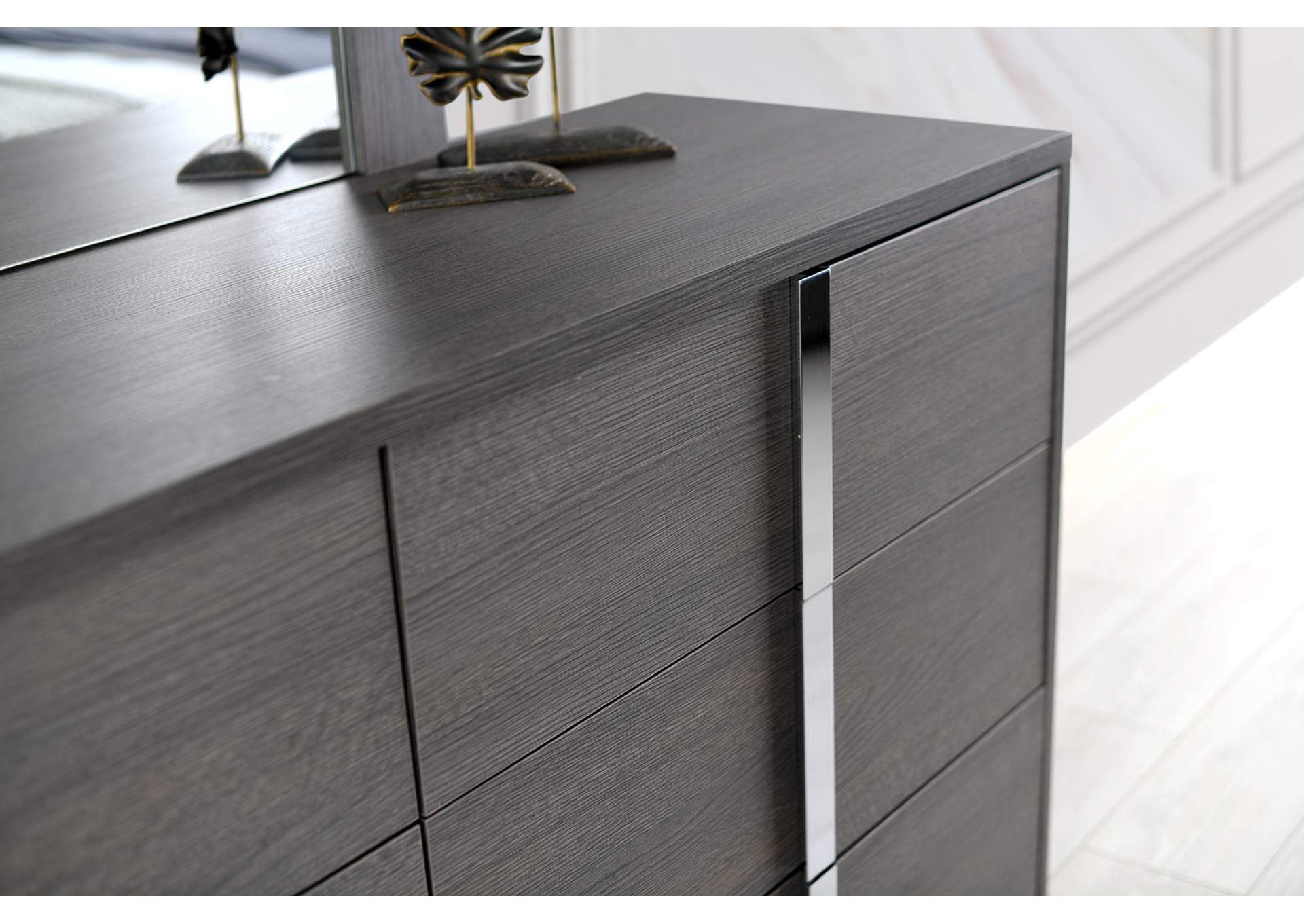 Giulia Chest In Matte Gray,J&M Furniture