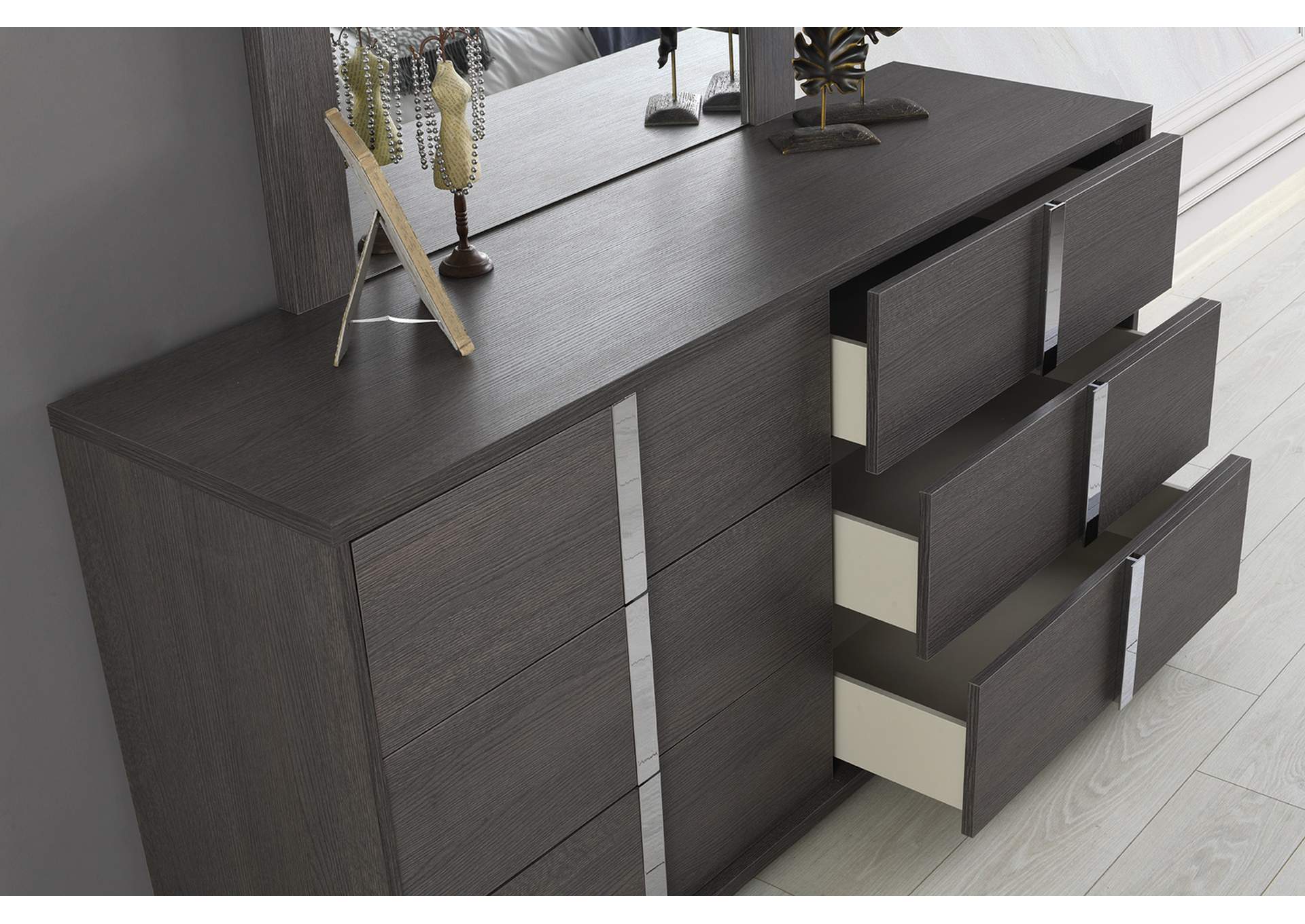 Giulia Chest In Matte Gray,J&M Furniture