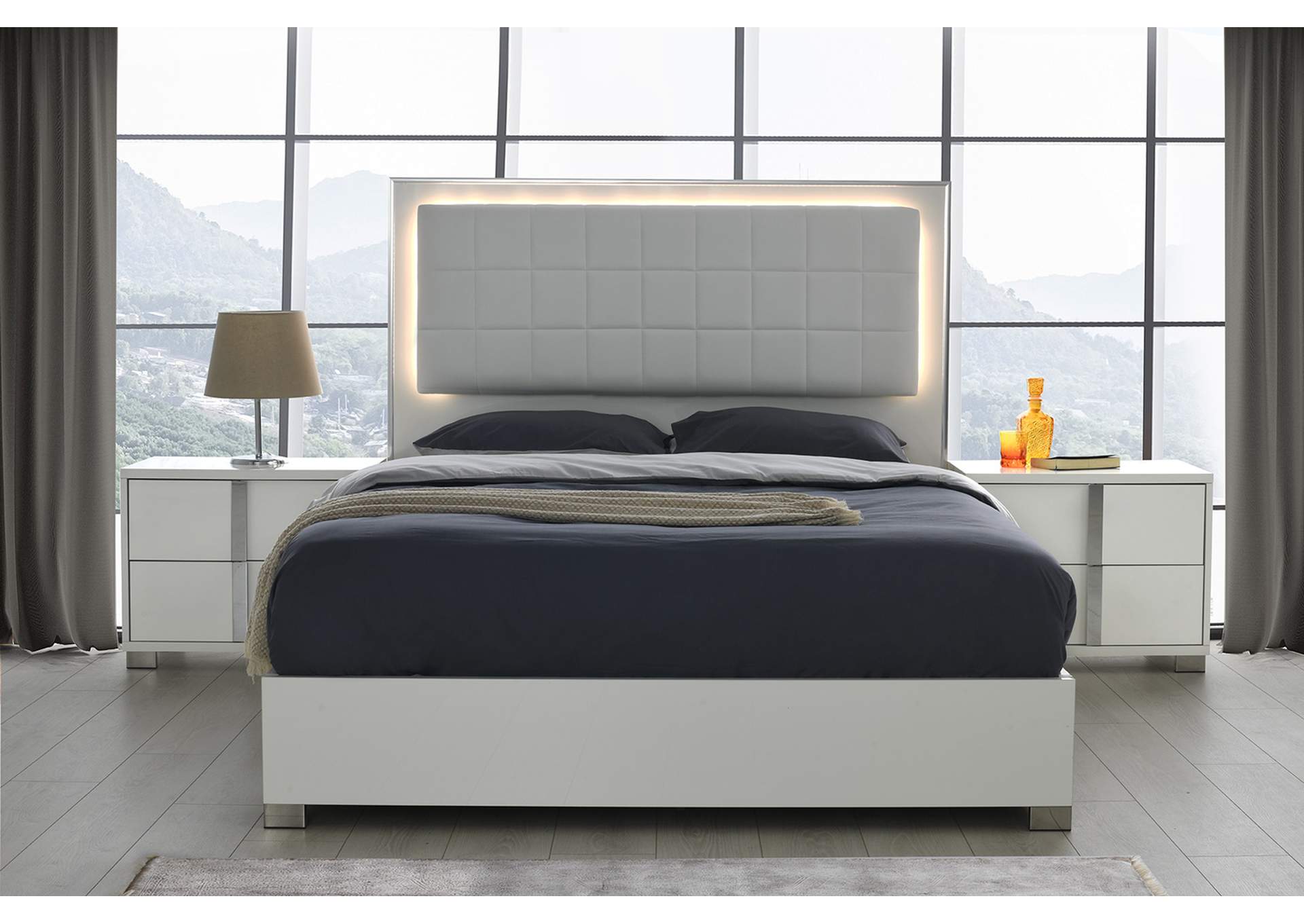 Giulia Queen Bed In White,J&M Furniture