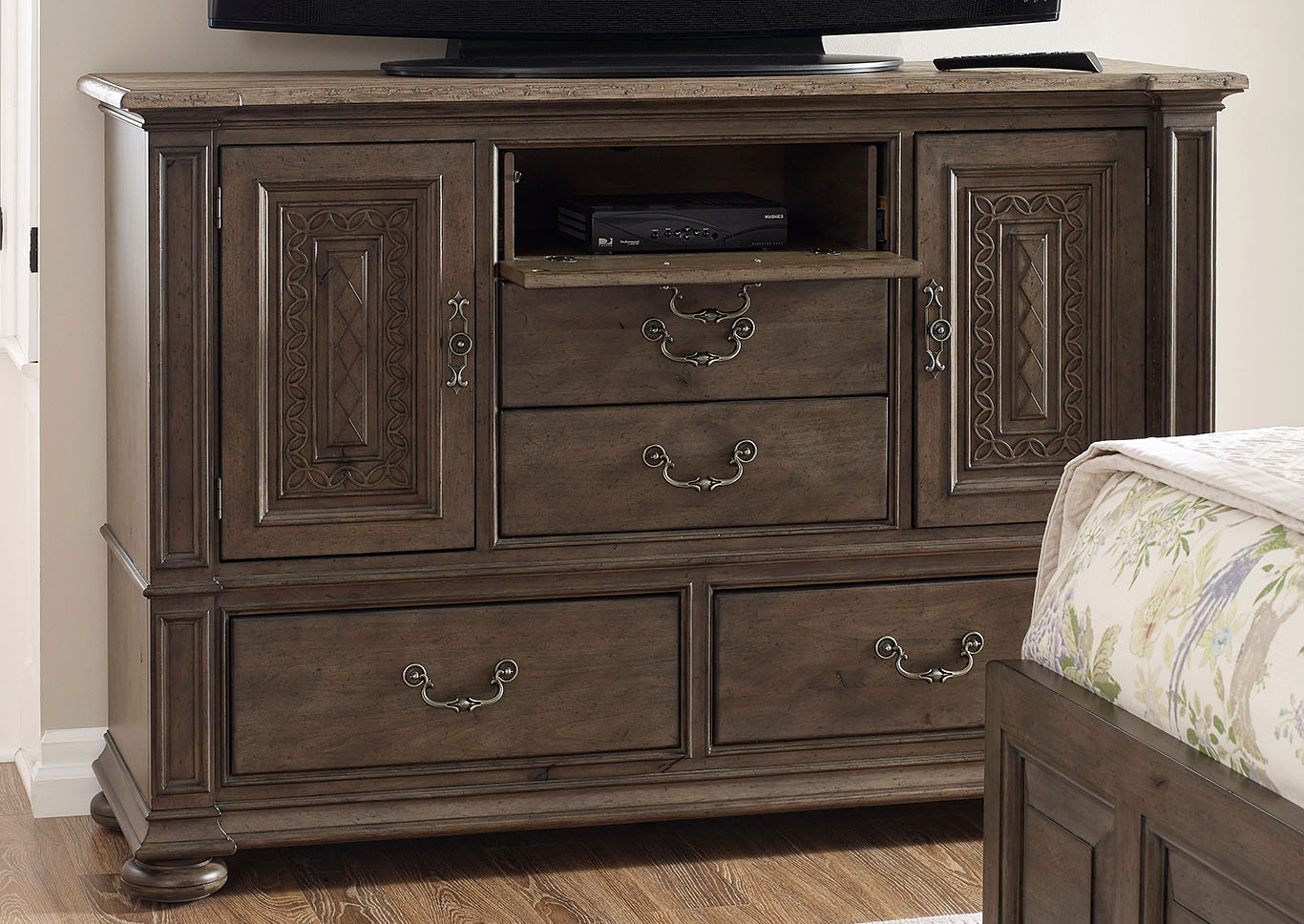 Putnam Fossil/Greystone Media Dresser,Kincaid