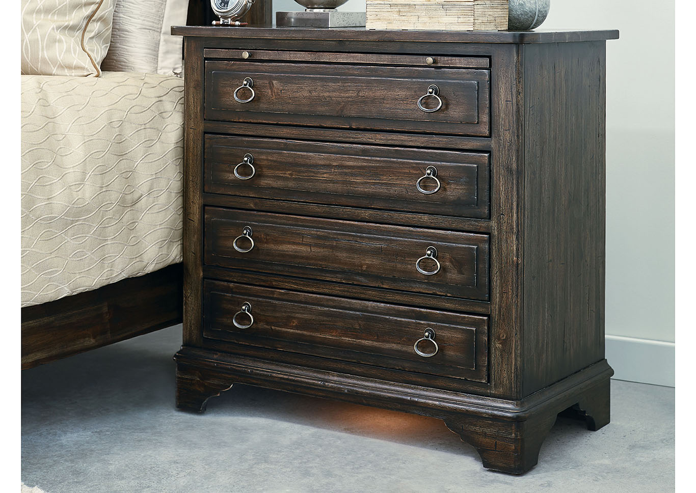 Wildfire Ember Bachelor's Chest,Kincaid