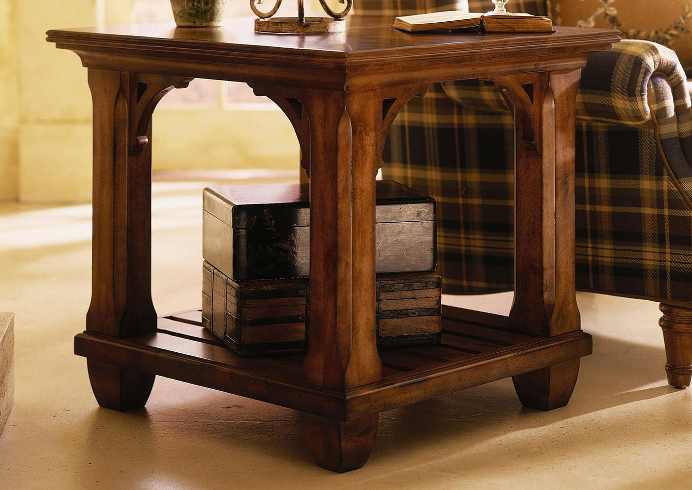 Tuscano Old World Lamp Table,Kincaid