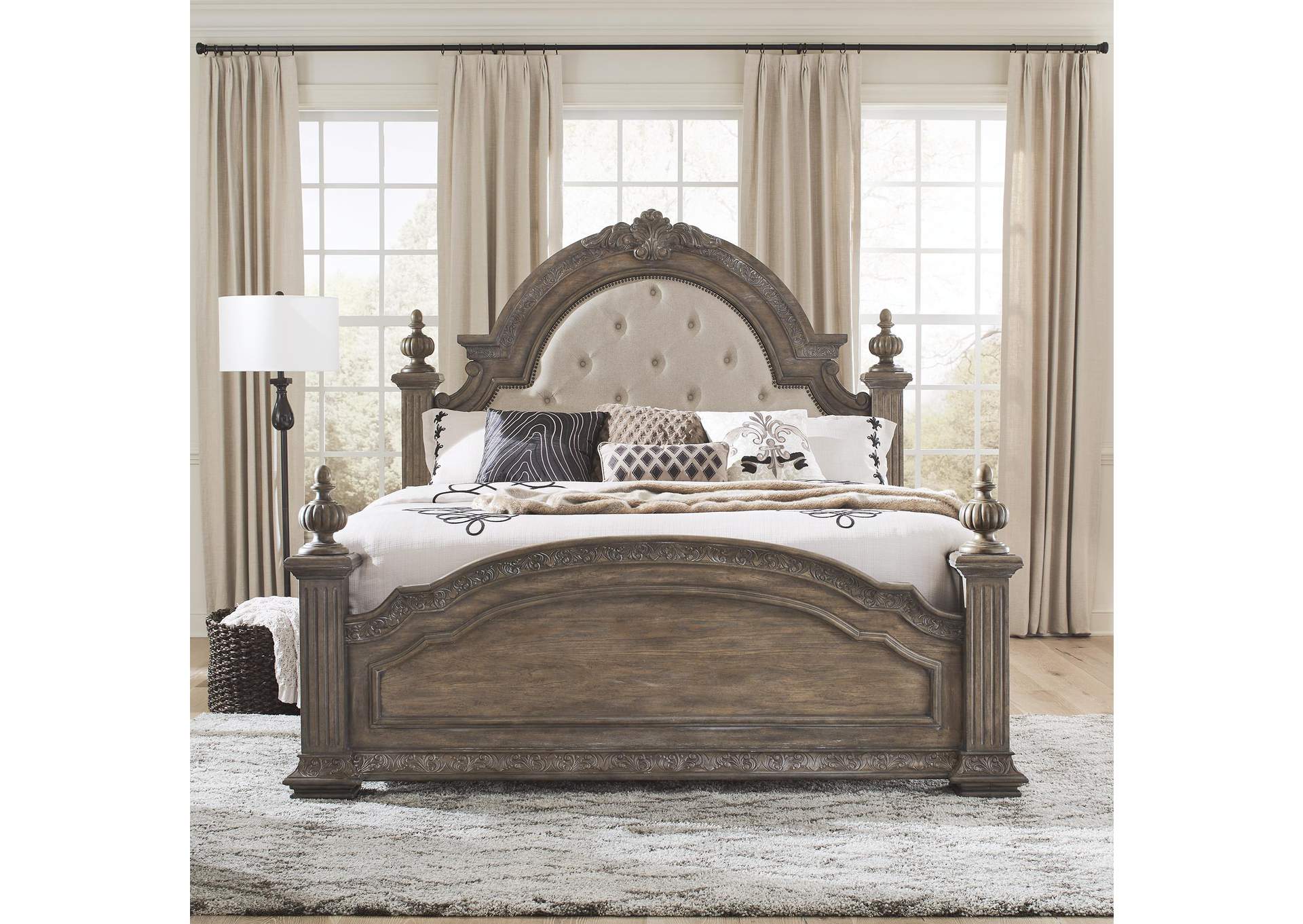 Carlisle Court Queen Poster Bed,Liberty