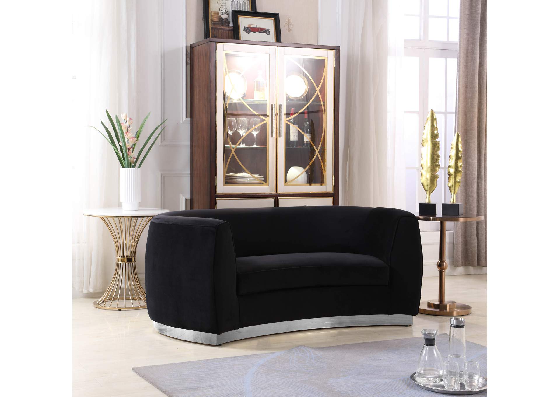 Julian Black Velvet Loveseat,Meridian Furniture