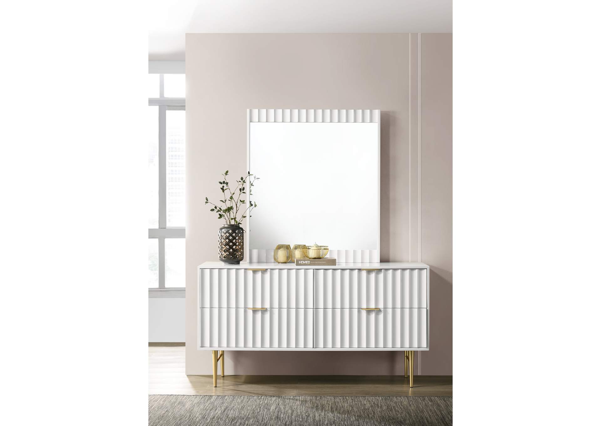 Modernist White Gloss Dresser,Meridian Furniture