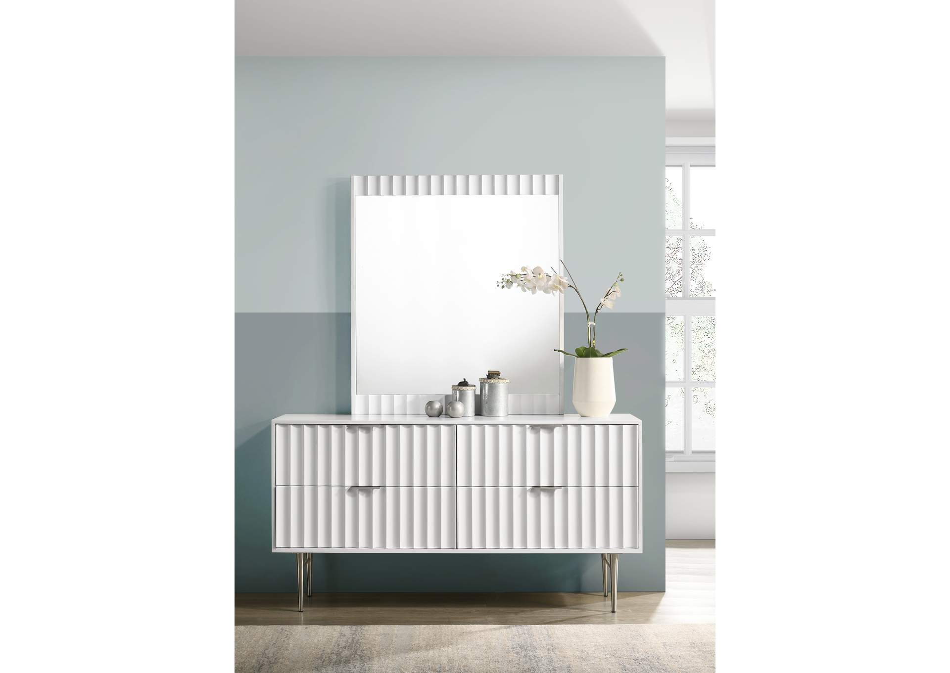 Modernist White Gloss Mirror,Meridian Furniture