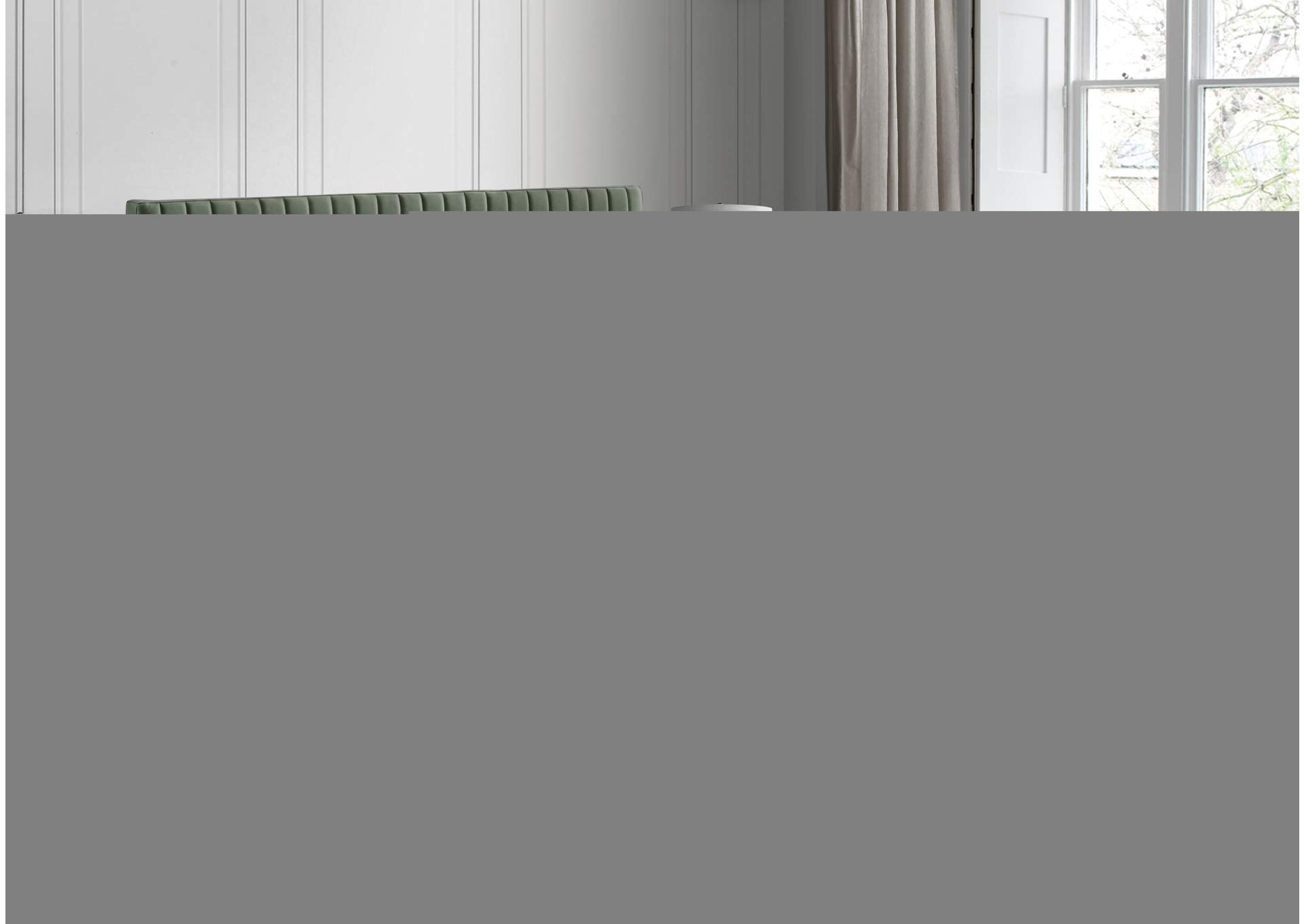 Gallo Green Faux Leather Queen Bed,Meridian Furniture