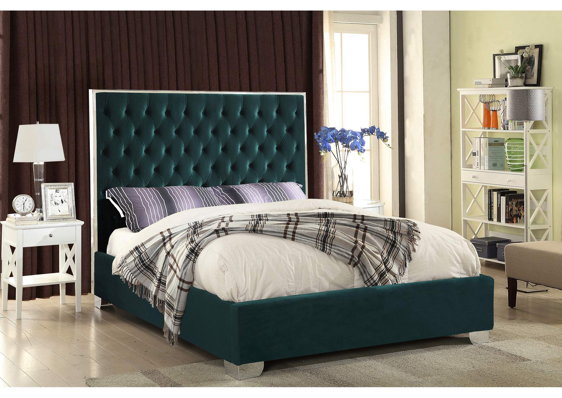 Lexi Green Velvet Full Bed,Meridian Furniture