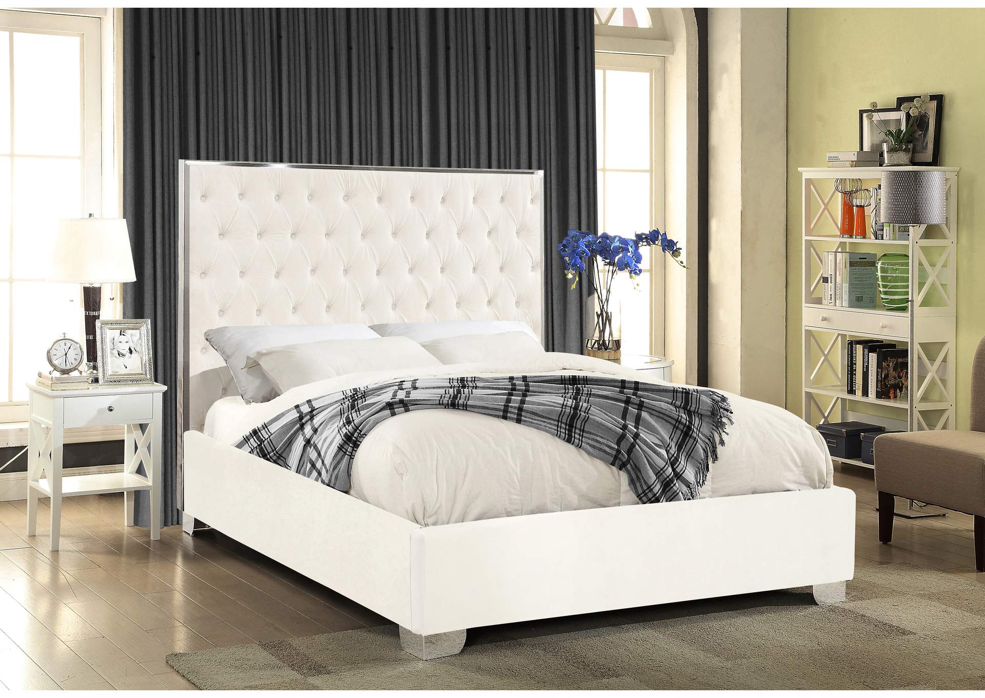 Lexi White Velvet Full Bed,Meridian Furniture