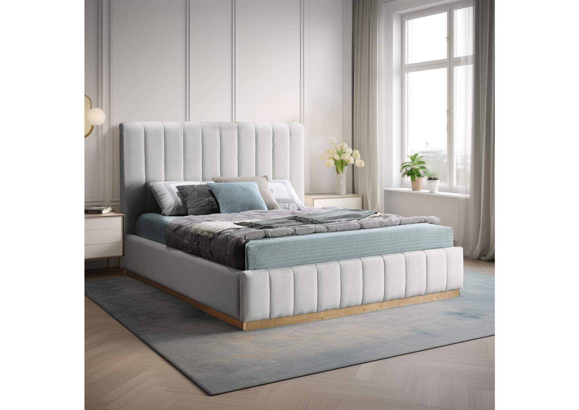 Lucia Cream Linen Textured Fabric King Bed,Meridian Furniture