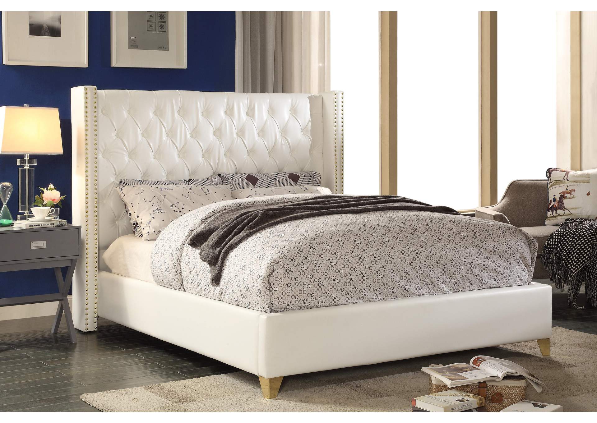 Soho White Faux Leather King Bed,Meridian Furniture